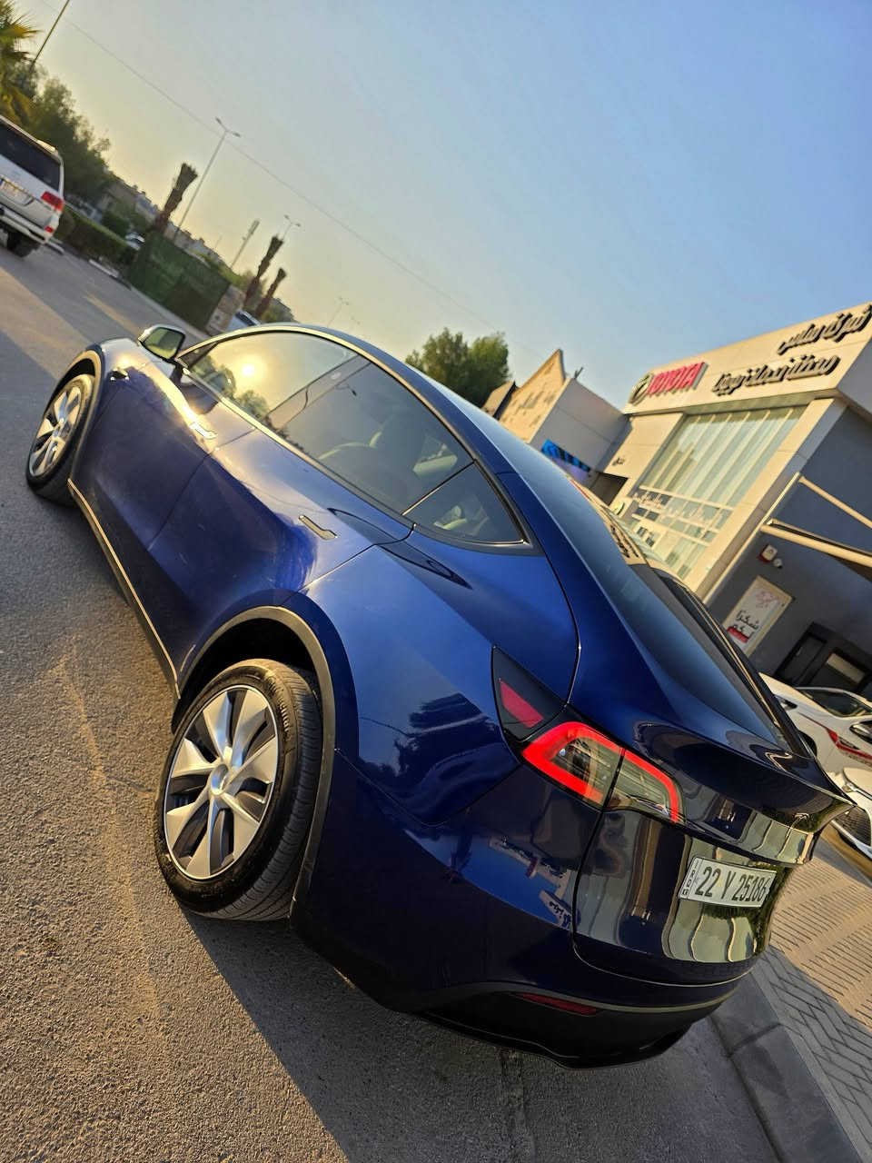 🚘: تسلا موديل Y لونج رينج (Tesla Model Y Long Range AWD)
🌟 الفئة: (دبل ماطور - دفع رباعي)
📅 الموديل: 2024
🛣️ الممشى: 20,000 ميل
🔢 رقم الشاصي: [7SAYGDEE3RA268033]
​⚙️ أبرز المواصفات والتقنيات:
​الاتصال والتحديثات: السيارة أونلاين ومحدثة على أحدث إصدار .
​الأداء: منظومة دبل ماطور (Dual Motor) مع نظام دفع رباعي (AWD) لتسارع وقوة ممتازة مع مدى قيادة طويل (Long Range).
​المقصورة: فخامة مطلقة باللون الأبيض الملكي (White Interior) مع مقاعد جلد ممتازة.
​الخارجية: لون أزرق جويتي (Deep Blue Metallic) 
​التكنولوجيا: الشاشة الرئيسية الكبيرة المتكاملة للتحكم بجميع خصائص السيارة، أنظمة الأوتوبايلوت (Autopilot).
​الرقم: رقم أربيل (جاهزة للتحويل).
​✅ حالة السيارة والضرر:
​الضرر: بسيط جداً (قطعتين صبغ فقط: جاملغ خلفي عكس السائق + بباب الصندوق).
​الأيرباك: سليم 100% (بدون أيرباك - مكفول بشرط الفحص).
​السيارة مكفولة ومفحوصة بالكامل: (، باتري، ماطور، وأنظمة البرمجة ممتازة وجاهزة للاستخدام).
​💰 السعر: [217$]
📍 الموقع: بغداد / الأعظمية
📞 للتواصل والاستفسار (اتصال أو واتساب): ***********
