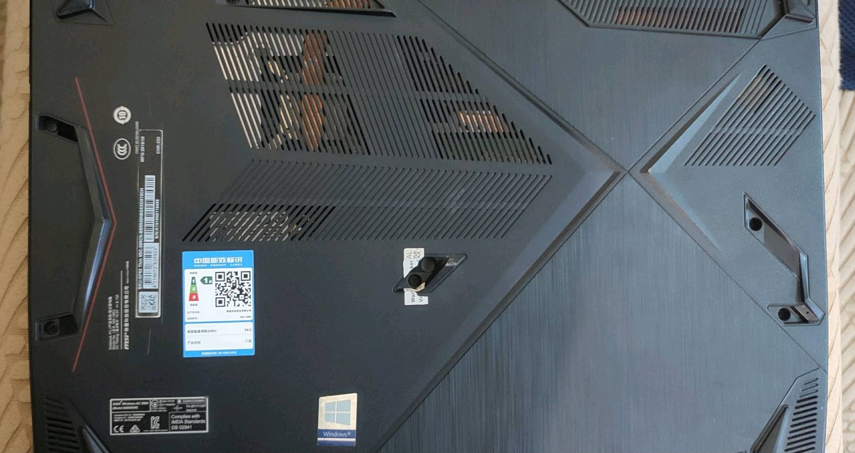 gf63 9sc

CPU: corei 5 9th

GPU: NVIDIA® GeForce® GTX 1650 With Max-Q Design, 4GB GDDR6

Memory: DDR4-2666
Max 64GB
2 Slots
8gbStorage

Storage: 128 ssd and 1000 gb HDD

السعر 350 الالف
هسه بالنسبة للحالة العامة، اللابتوب بيه أي عطل أو صدمة/كسر؟ والشاشة والكيبورد والماوس باد شغالات 100%؟: 
الحاسبة بحالة جيده جدا وكلشي شغال بيه
شلون وضع البطارية؟ شكد تقعد تقريباً بالاستخدام العادي؟: 
ساعتين 
من ناحية الحرارة والتبريد، يسخن هواي بالألعاب لو شغال طبيعي؟: 
طبيعي
وين موقعك بالعراق حتى نضيفه بالإعلان، وهل التوصيل أو الاستلام اليدوي متوفر؟: 
الديوانية / حي الحضارة مقابل معامل الثلج

الاستلام يدوي فقط.
ويّا اللابتوب شنو الملحقات الموجودة: الشاحن الأصلي، الكارتون، أو أي أغراض ثانية؟: 
الشاحن الاصلي فقط