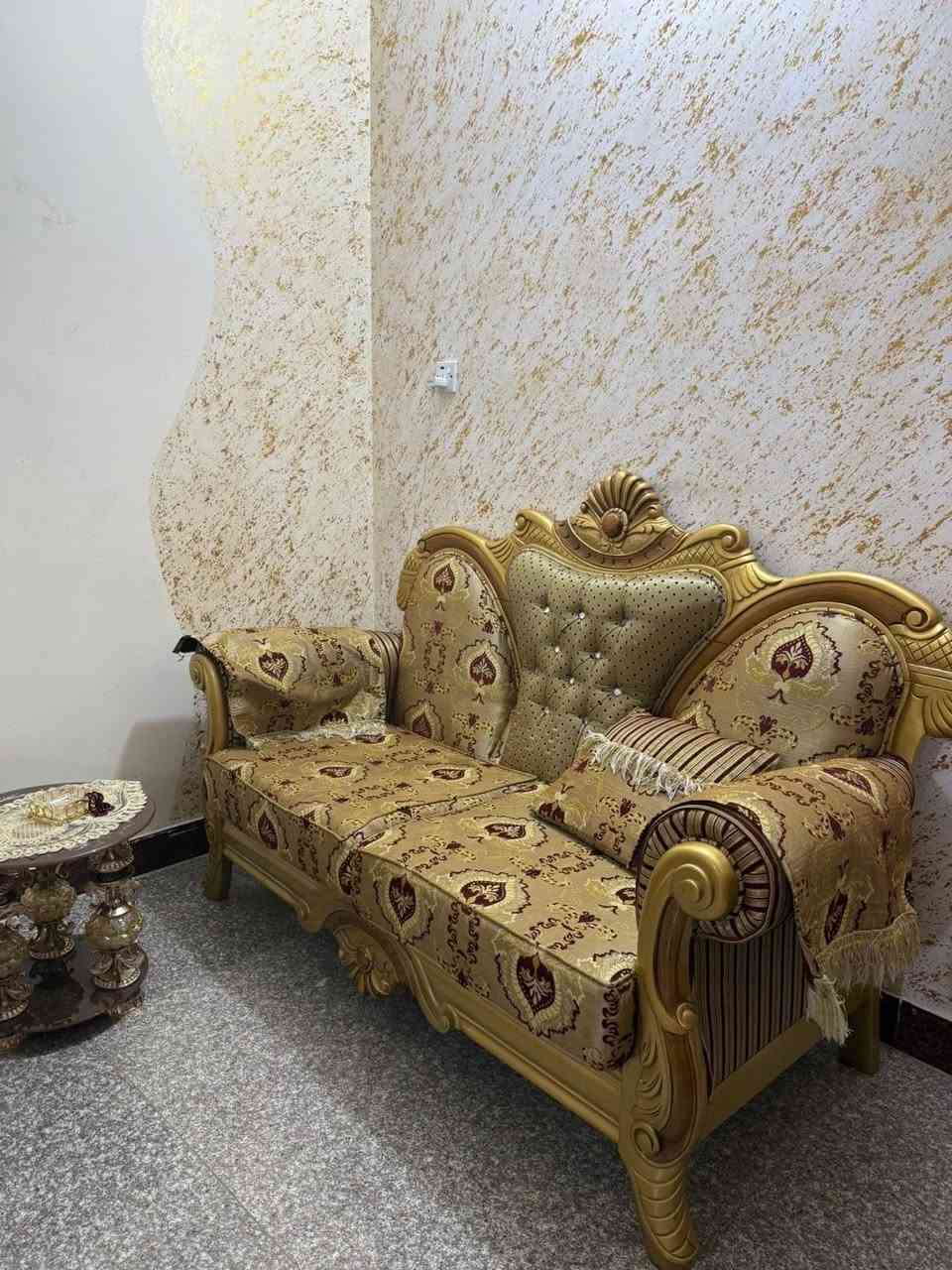 توجد قنفات للبيع مع فاترينا وطبلات وميز بسعر مليون وربع جميعها علما ان عدد القنفات ٥
وعدد الطبلات ٥ 
الموقع الرماادي حي العادل قرب مجمع ليلك التجاري
للتواصل مع رقم ***********
