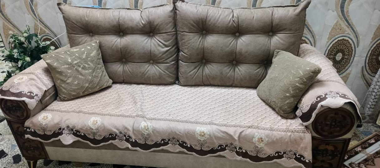 السلام عليكم تخم قنفات للبيع نظيف جدا قبل اشهر اشتريته قماشه ضد الماء اخذته بمليون اعرضه ب ٨٠٠ ألف وبي مجال بسيط *********** واتساب
