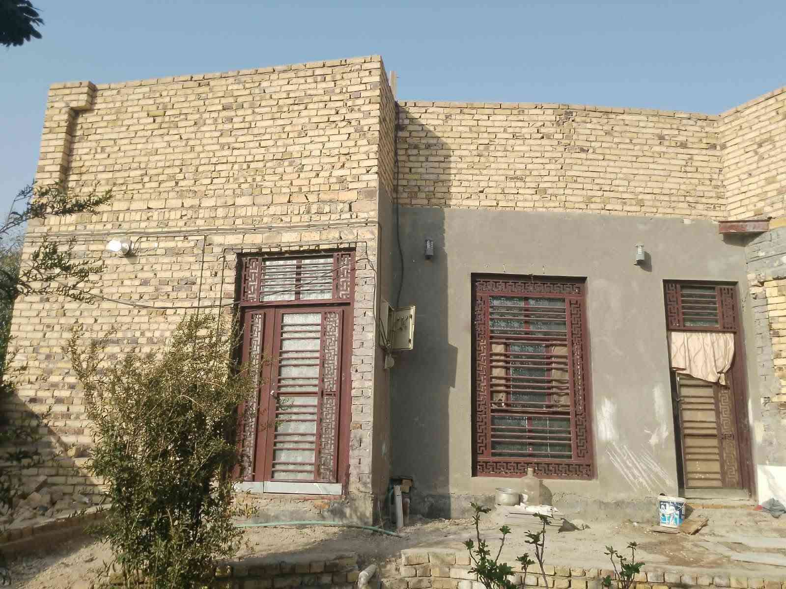السلام عليكم للبيع بيت طابو زراعي سند 25 مداور المكان حي منصور ع نزلت الشهيد ماهر قرب بيت سلمان الكيم 3غرف وصاله ومطبخ وحمامات الاساس صب كونكريت بناء طابوك الارضيه بورسلاين الصطح عكاده وحديقه البيت ركن المساحه 500 متر *********** بي واتساب
