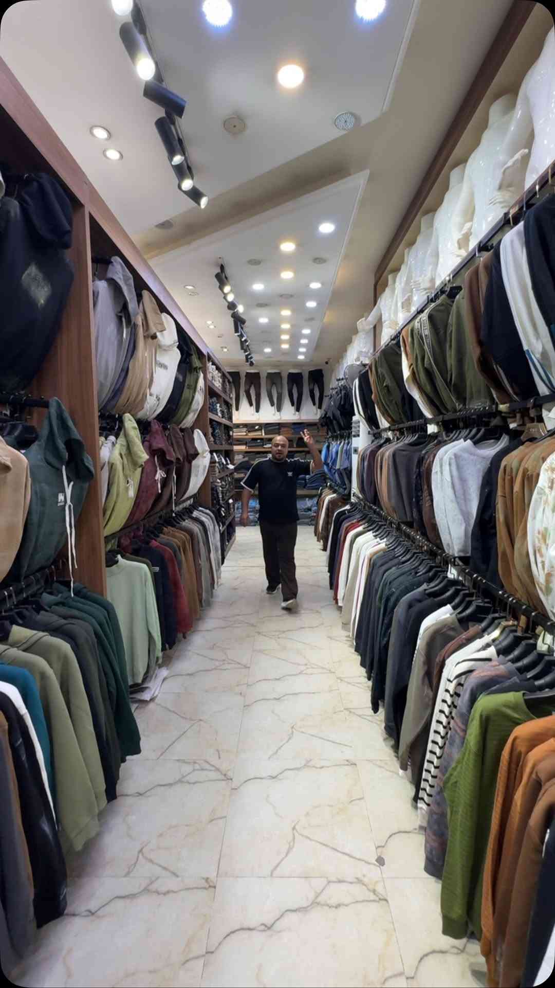 تحطيم الأسعار • تخفيضات • ملابس