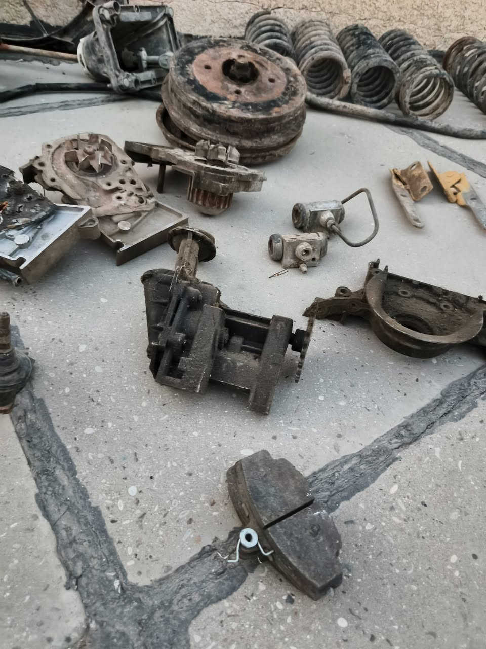 سلام عليكم غراض رينولوكان نضيف مال تفصيخ كلمن وسعره العنوان بغداد البلديات فرع مرطبات السقا هاتف  *********** (***********

