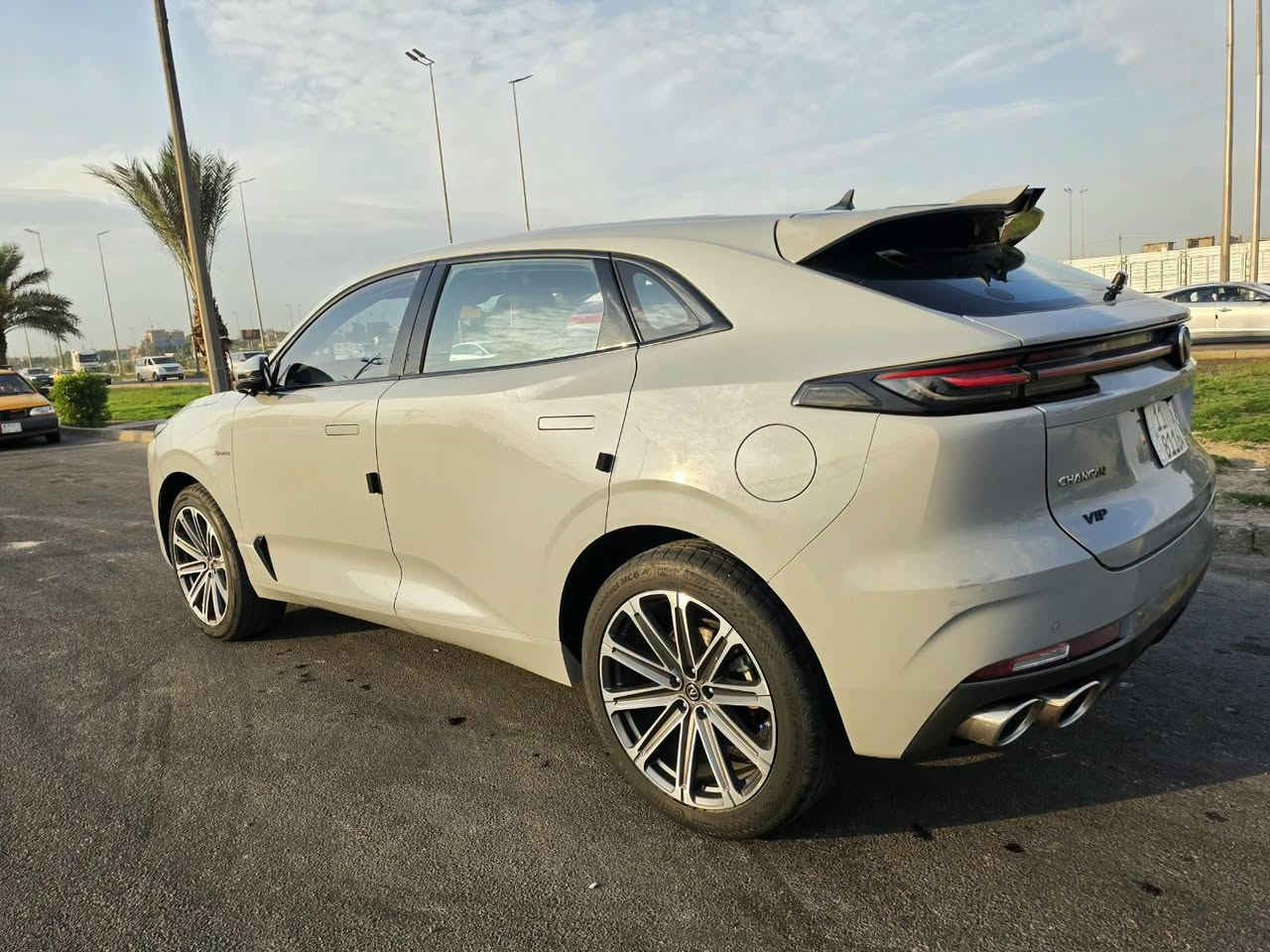 شانجان يوني كي  موديل 2022 
فول موصفات السياره 1ع1
رقم بغداد بسمي  سياره
ماشية سياره ٩٥ الف
 فول مواصفات واحد على واحد مفولة

مكينه 2000 تيربو بانزين عادي 
كير ايسن ياباني ٨ سرعات 
٤ شاشات  كراسي كهرباء خزن ميموري

فتحه بنوراما على طول سياره
سستم سماعات سوني بلادي ١٢ سماعه
وبعد هواي مواصفات بيها 

كير وميكنه وحداديه مكفولة على 
بلاد شركة  مسوي ادامة كامله للسيارة
مبدل دهن كير اصلي شركة 
السياره جاهزة كير مكينه حدادية

 تبريد ثلج قطعين سياره
نقص سياره فقط كامرات ما تشتغل 

مكان سياره بغداد
رقم صاحب السياره 
***********
السعر :: اطلبه بالتعليقات يصلك خاص 📩

#ادارة_الصفحه ⚡

ملاحظه / 🔴
مدير الصفحه غير مسؤول عن بيع وشراء واصوليات السياره نحن صفحه لعرض السيارات فقط.
