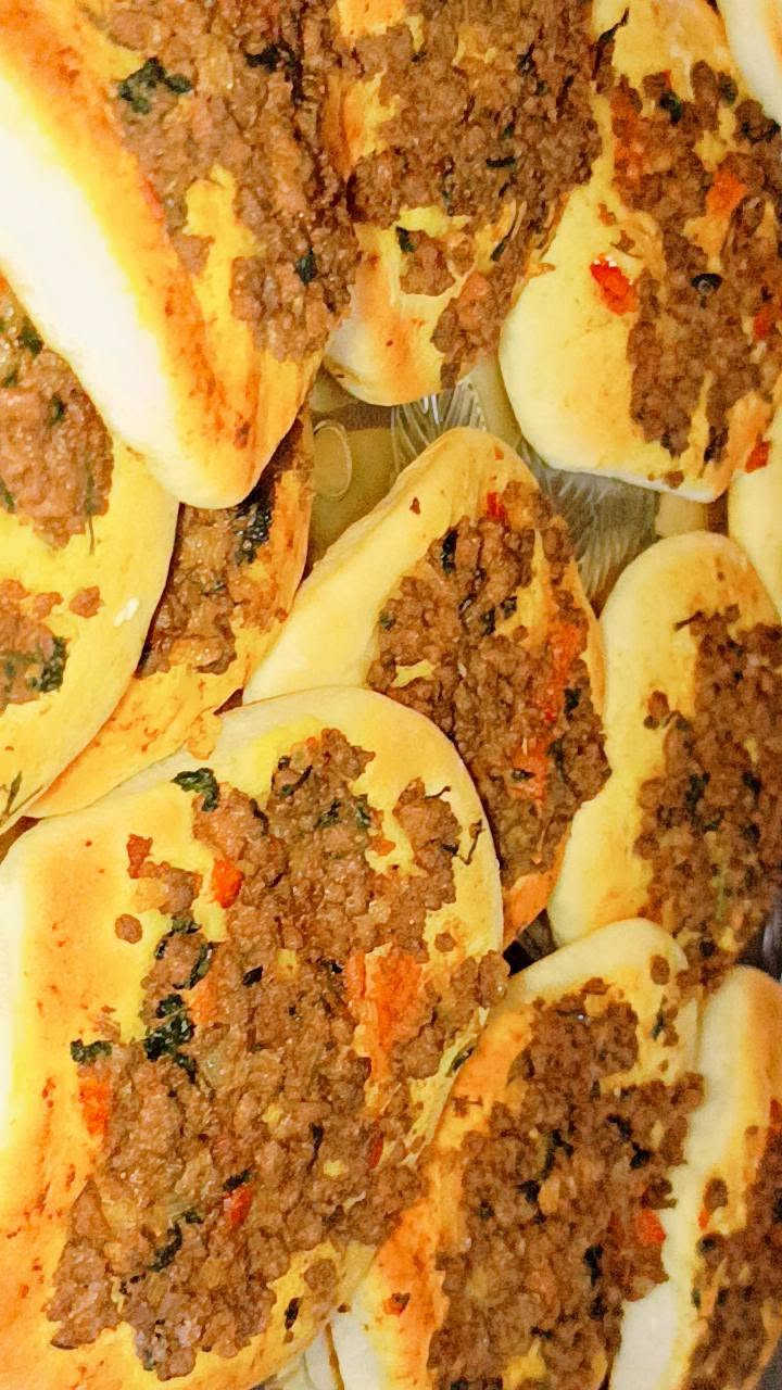 لحم بعجين • بيع مباشر • يوصلكم حار