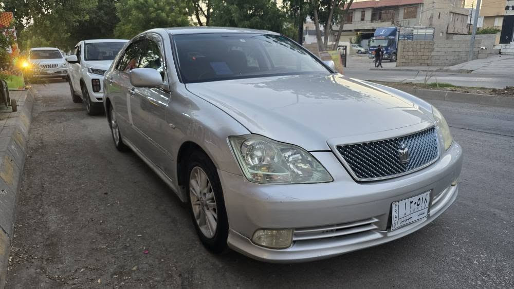 شاهینە سپۆرت
بڕاوە بڕاوە
مۆدێل 2005
بچوک بە بچوک 180
کۆدی هەیە
سێ دووگمە
بەس شوێن بڕاوەکانی بۆیاخە
ناو ڕەش
41گەڵا قوفڵ بۆ مەعمەلە تێل مەکە
شوێن دەربەندیخان 
*********** دار بنديهكان, السليمانية
