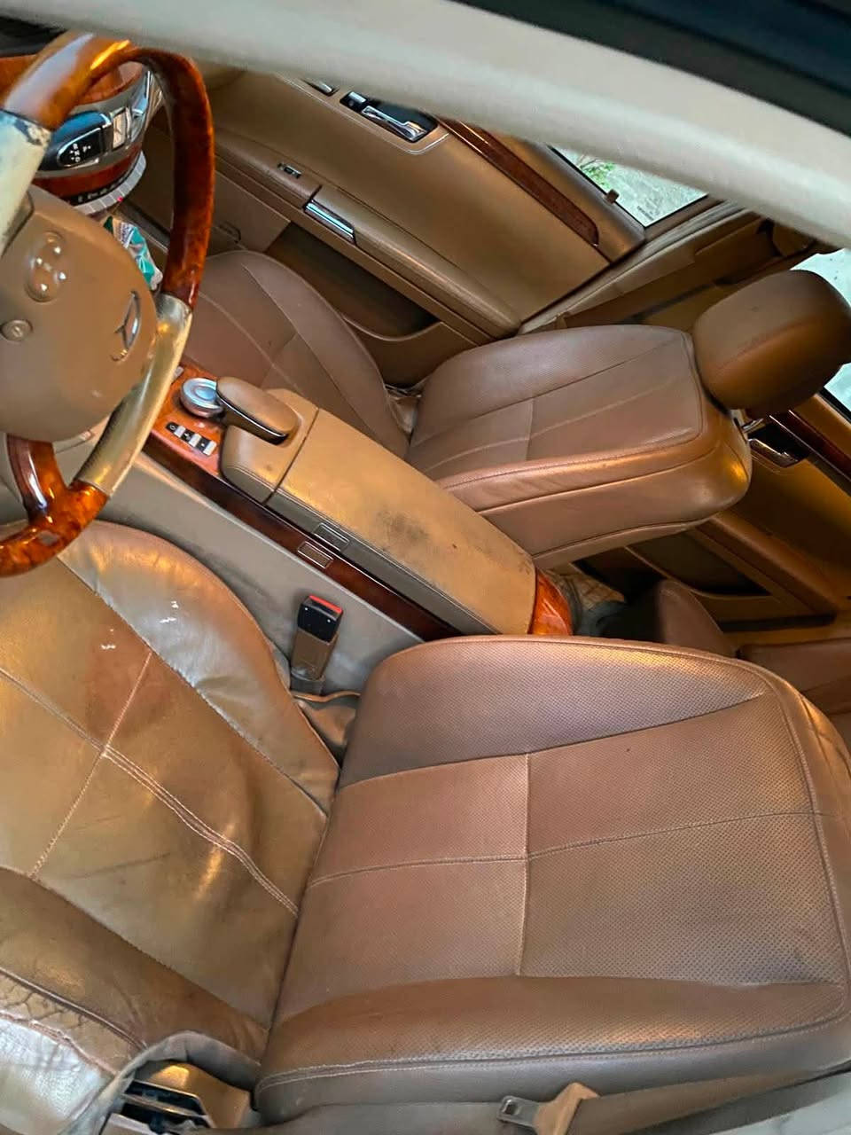 السلام عليكم مارسيدس S550 السياره كفاله عامه من الصبغ بيها مكانين بارد داخل حمصي مكينه كير تبريد منضومه جديده من الدشبول للبجم سنويه بسمي هزه جديده فحص جديد 5 بردات حمات جدد السياره مال بيت ممتعوبه كت كامل AMG من الدعاميه للدعاميه الخلفيه ب200 وبيها مجال شي بسيط السياره لتقارنها بلباقيات ولتقارنها بل 350.        مكاني بغداد محكمه العدل ***********
