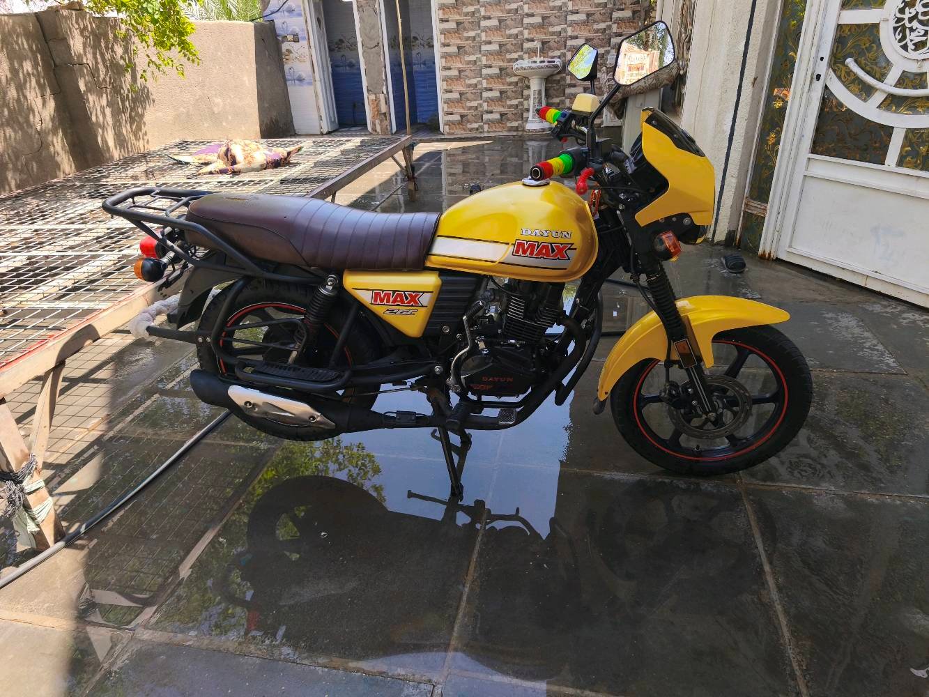 🏍️ للبيع دايون MAX موديل 2023 🏍️
🔸 الموديل: 2023
🔸 المحرك: 175cc
🔸 الأوراق: أصولية
🔸 الدراجة نظيفة ومرتبة وجاهزة للاستخدام
🔸 اللون أصفر مميز
🔸 الفحص والمعاينة للجادين
💰 السعر: [1750 وبيها مجال للشراي]
📍 المكان: [واسط كوت بالقرب من مقام الامام المهدي عجل الله فرجه]
📞 للاستفسار والتواصل: [***********]