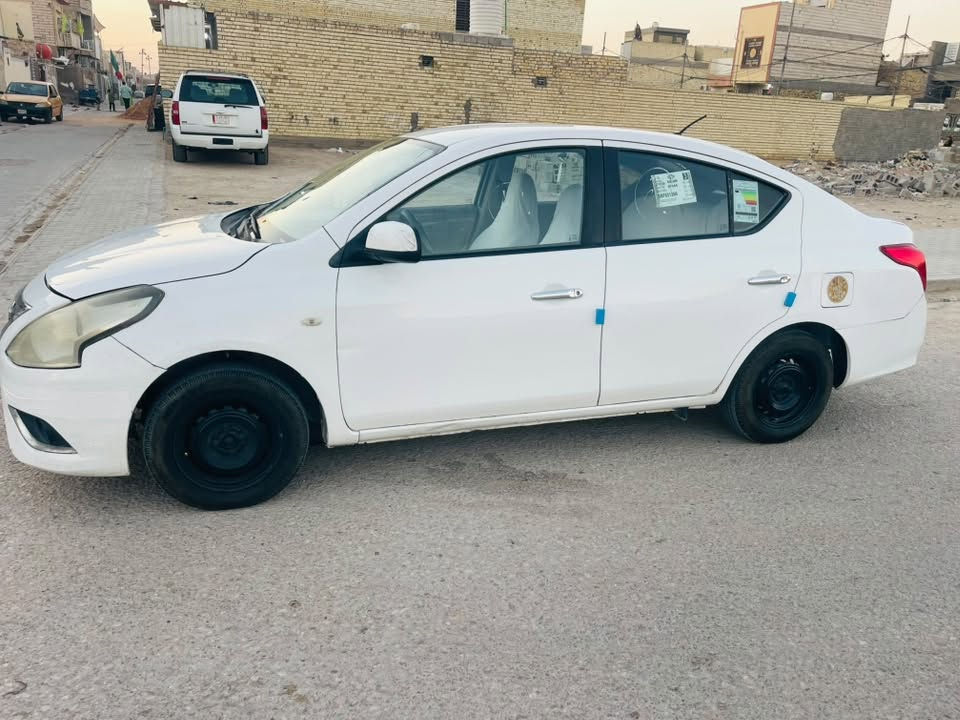 سلام عليكم 
صني هندي بليته زركة موديل ٢٠١٩ 
جام الامام كهربائي 
شاشه وحساسات و كامرة خلفية 
تحكم ستيرن 
سياره واحد عل واحد
كير مكينه حداديه جاهزه 
تبريد ثلج ❄️ 
مكانين بارد بسيطات بس والسونار موجود
 والباقي مكفول لاصبغ لاتبديل لاضربة 
السعر ٨٩ وبيها مجال للشراي 
*********** الرقم بي واتساب
مكاني نجف
