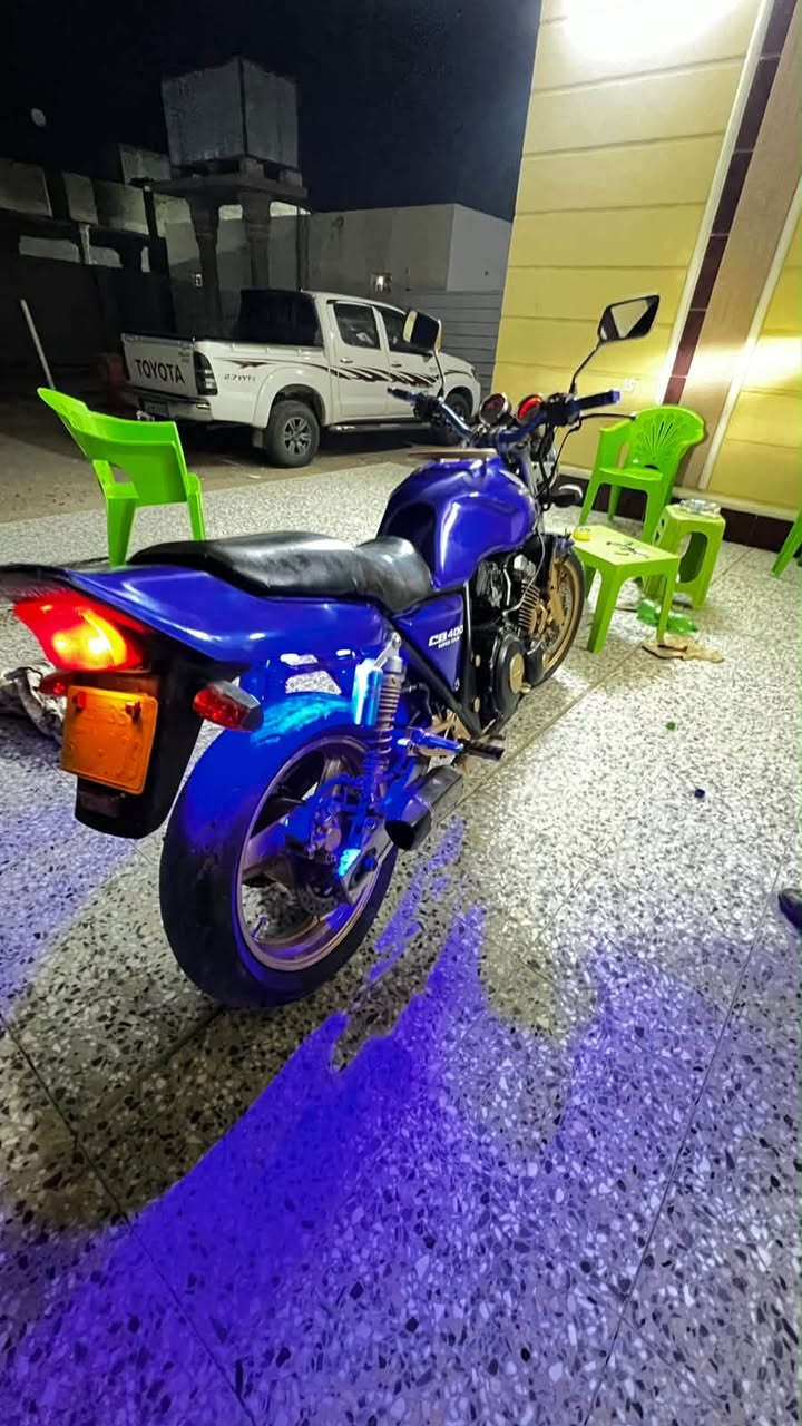 ⚜️ موديل 2004
⚜️ محرك 400cc
⚜️ 4 سلندر
⚜️ VTEC
⚜️ تبريد مائي
⚜️ قير 6 غيارات
⚜️ لون أزرك 💙
⚜️ تشغيل سلف
⚜️ دبل دسك أمامي
⚜️ دسك خلفي
⚜️ جنزير
⚜️ عدادات أصلية
⚜️ صوت 4 سلندر مميز
⚜️ سحب قوي وثبات ممتاز
⚜️ الدراجة مرتبة وجاهزة للاستخدام

💰 السعر: مليون ونص قابل للتفاوض

📍 العنوان: الأنبار الحبانيه الخالديه 
📞 للتواصل: ***********
