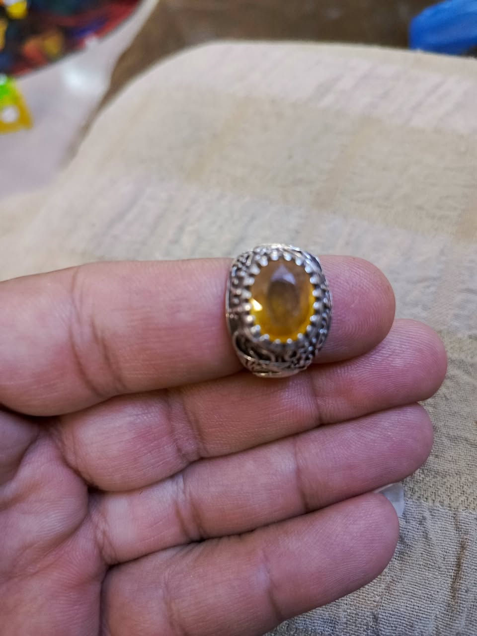 ياقوت اصفر افريقي للبيع ***********
