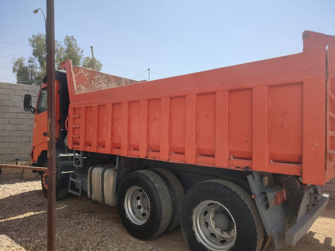 ڤالڤو للبيع سحال جوب موديل 2001 سنويا جديد كاز بي شاسي بلادي طويلة سعر 210 موبايل ***********
