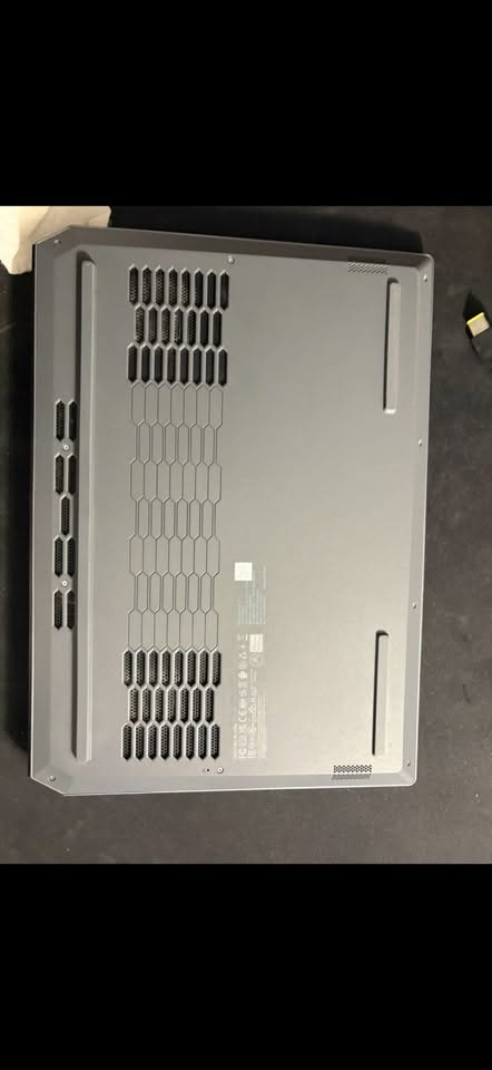 لابتوب لينوفو استعمال سنه فقط نظيف مع جميع
ملحقات
كارتون + شاحنه اصليه
Lenovo LOQ 15|RX9 المواصفات
17-13650HX
24GB DDR5 RAM
512GB NVMe M.2 Gen4 SSD
RTX 4060 8GB 115W
15.6" FHD IPS 144Hz
السعر مليون 250 او مراوس ويا ماك m3air 
رقم تواصل واتساب : ***********
: 
ا
