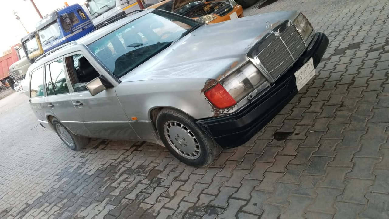 مرسيدس دب ستيشن رقم بغداد مداور ثاني يوم سيارة نضيفه تخم تاير باتري جديد مكينه كير جديد لتصال *********** النجف
