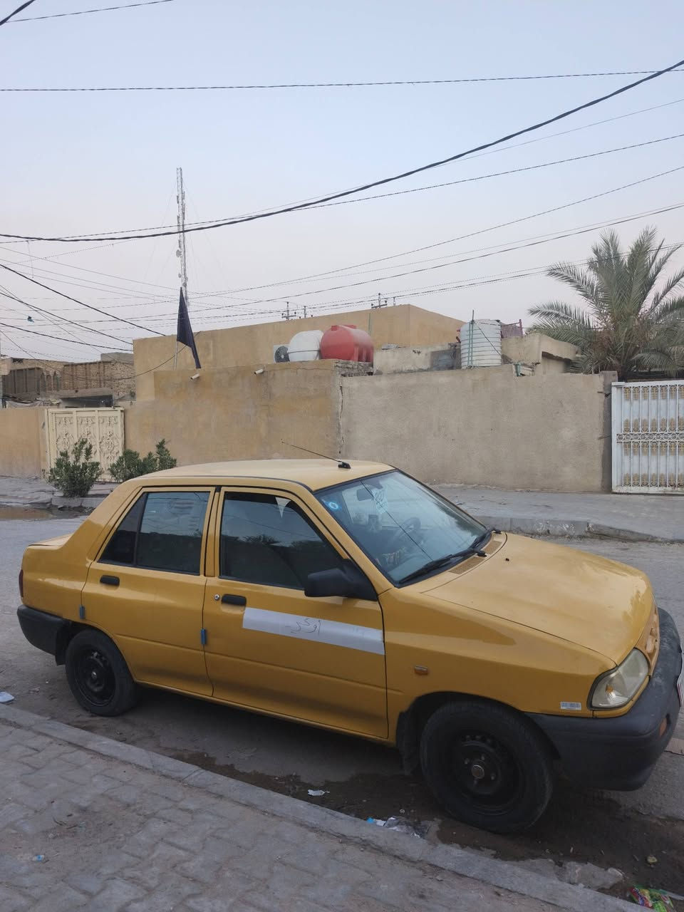 سايبة موديل 15 
سيارة كاملة ونظيفة وحلوه ما ناقصها اي شي 
تبريد شغال حدادية جديدة 
مشط جديد 
مكاني كربلاء حي الغدير 
سعرها 37 وبيها مجال حك الجية، اتصل وبيك خير وتدلل
‏‪***********‬‏
