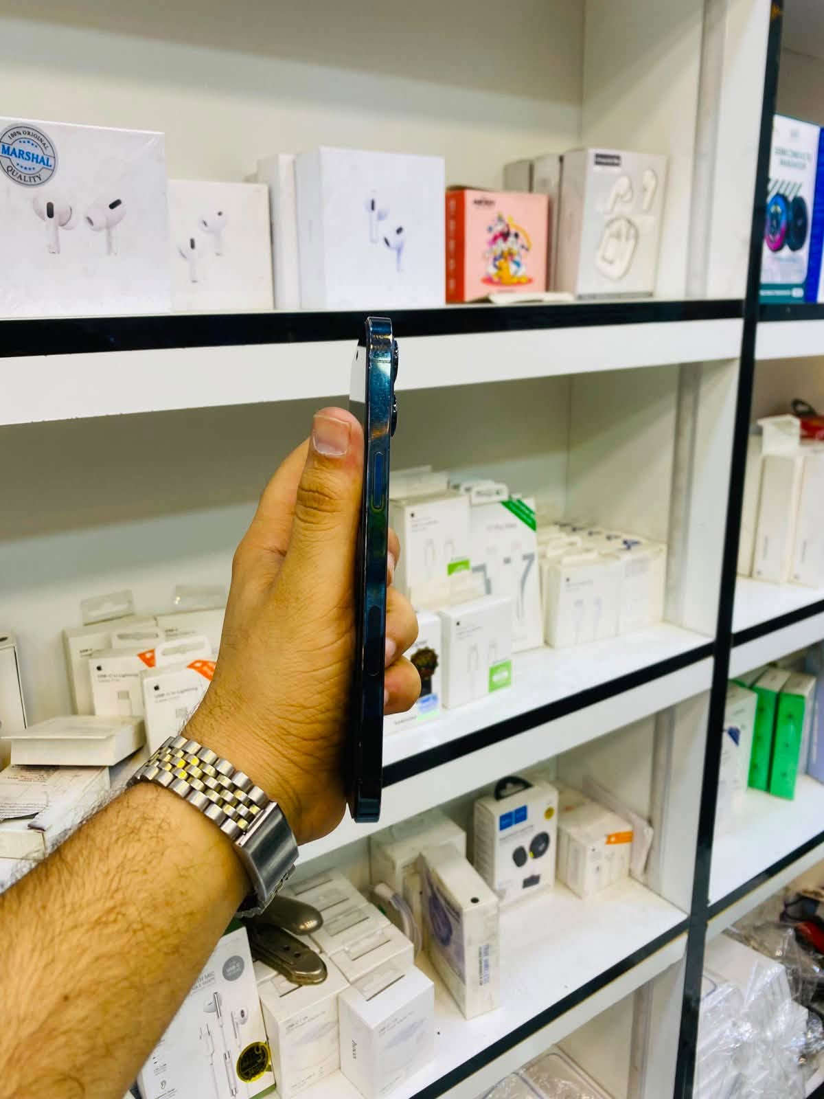 آيفون ١٢ برو ماكس • ١٢٨ • بطاريه ٧٧٪