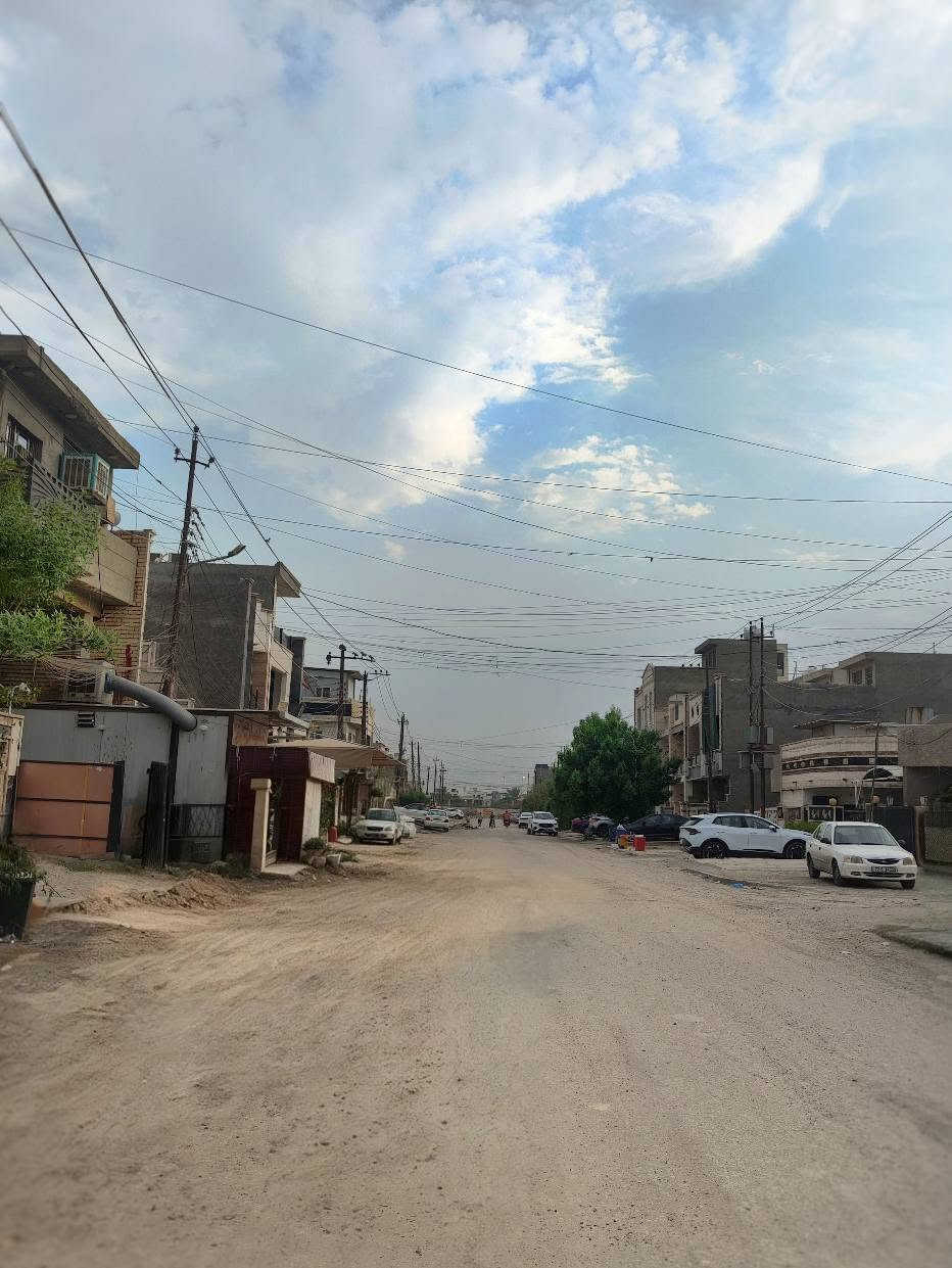 🔶 دار للبيع ملك صرف، مساحة 150m — حي العامرية 📍
دار طابقين بناء حديث للبيع يقع على شارع عريض جداً وبسعر مناسب.

- المساحة الكلية: 150m
- الواجهة 7m ونصف

( طابقين )
• يحتوي الطابق الأول على: غرفه + صاله + استقبال + مطبخ + مغاسل + كراج سياره

• يحتوي الطابق الثاني على: 3 غرف نوم + مغاسل 

🔸لمعرفة الــسـعـر يرجى التعـليـق برقم (1)  🔻
للتواصل والاستفسار يرجى الاتصال على الرقمين 
*********** ➦
*********** ➦ بغداد, العراق

نص مكتوب في الصور:
- call us: *********** *********** كيرات
- call us: *********** *********** كرات
- Meta AI