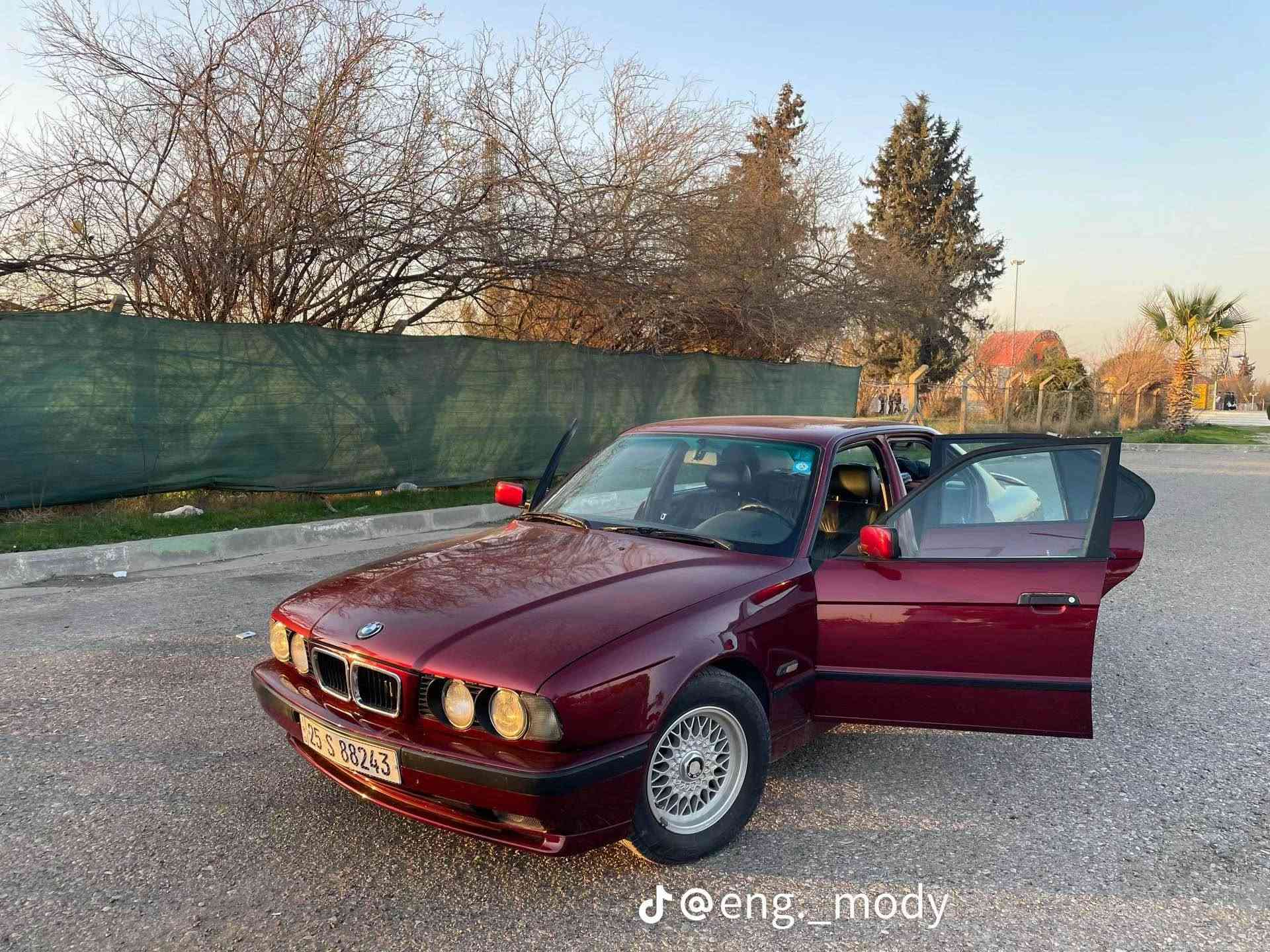 BMW  525 محرك بلادي 
موديل 93  سنويه لحد 2029 محرك كبس دفتر بانزين موجود اهم شي . سياره فول نضافه وترتيب كاعده كير ومحرك شرط كهربائيات كامله الضرر جامرلخ امامي من جهة السكن مواصل شاصي الضرر شي بسيط سعرهة 59 وبيهة مجال رقم الماني مشروع وطني جديد سياره تبريد شغال ثلج الشراي يتصل *********** كركوك, العراق

نص مكتوب في الصور:
- @eng._mody
