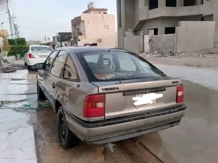 فكترا 18 كير اوتو موديل 91 سعر 30 ورق وبي مجال الاتصال برقم ***********
بي دفتر بنزين
