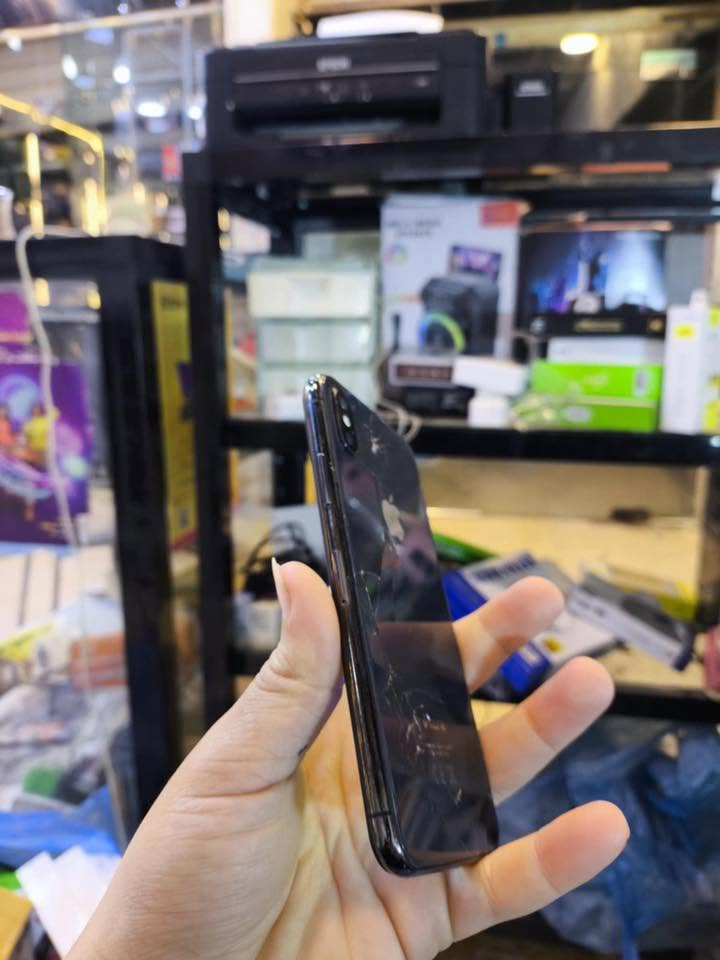 📱 ايفون X عادي
🔹 ذاكرة: 64GB
🔹 البطارية: 100% (مستبدلة أصلي)
✅ الجهاز شغال بالكامل
✅ تك سيم شغال طبيعي
✅ الكامرات شغالات طبيعي
⚠️ اكس 1 يحتاج برمجة – اكس 2 شغال طبيعي
✅ الصوت واضح
✅ الهزازات شغالات طبيعي
📱 الشاشة مستبدلة أصلي
❌ الفيس آيدي واقف
💰 السعر: 70ألف قفلة بدون معاملة
📍 الموقع: موصل –الايمن
📞 التواصل:
واتساب أو اتصال مباشر

‭***********‬
