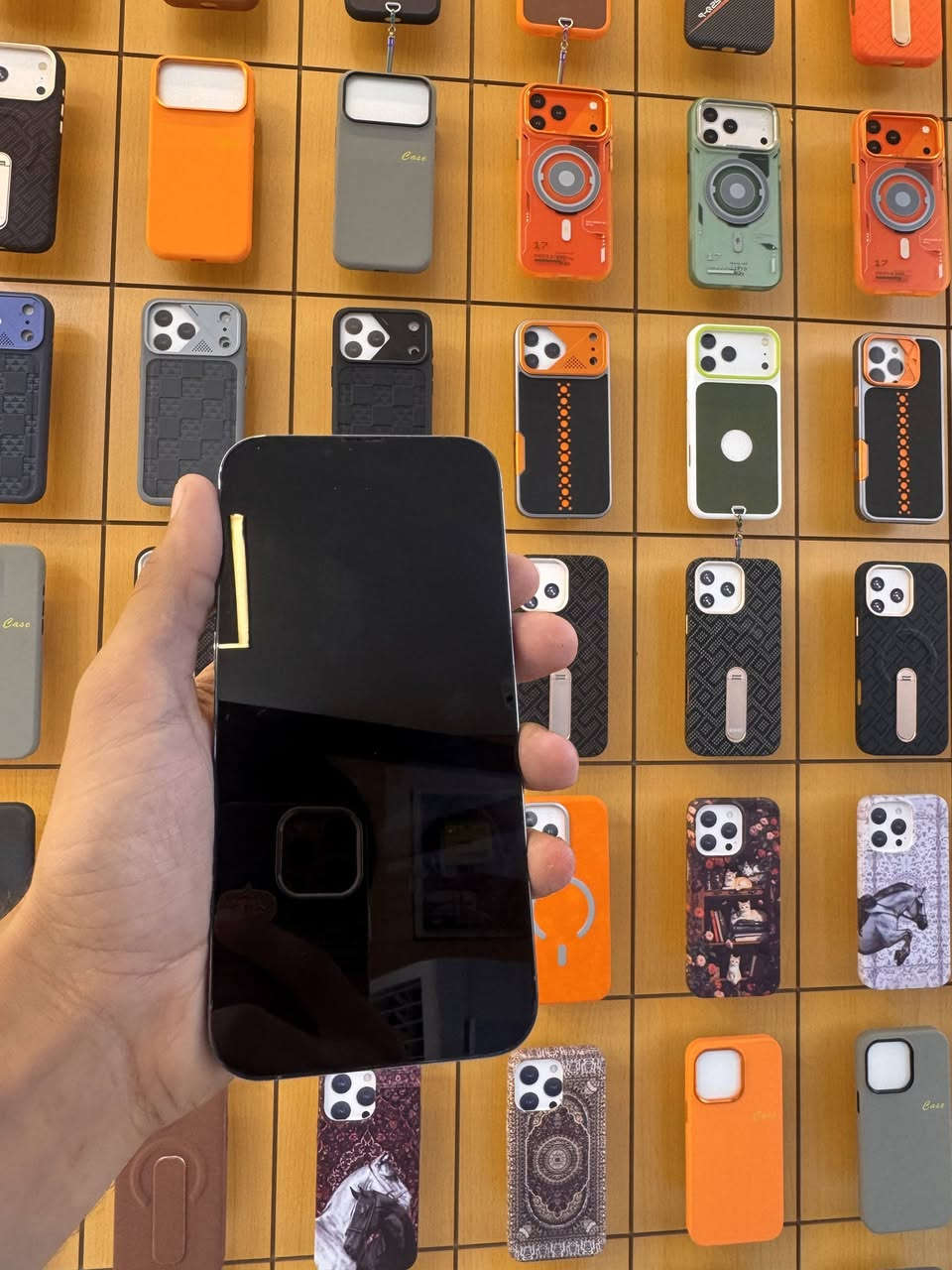 السلام عليكم ورحمة الله 
� للبيع iPhone 13 Pro Max 🔥ا
الجهاز نظيف وحالته كلش زينة، واللون الذهبي ✨

🔸 256GB
🔸 Battery Health 88% 🔋
🔸 لون ذهبي Gold
🔸 الجهاز شغال تمام وما بي أي مشكلة  وضمان اسبوع 

📍 المكان: البلديات شارع الإطفاء مقابيل سنتر ابوجود
