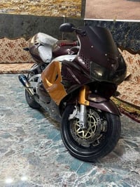 CBR 919 • محرك مفتوح • وصبغ جديد