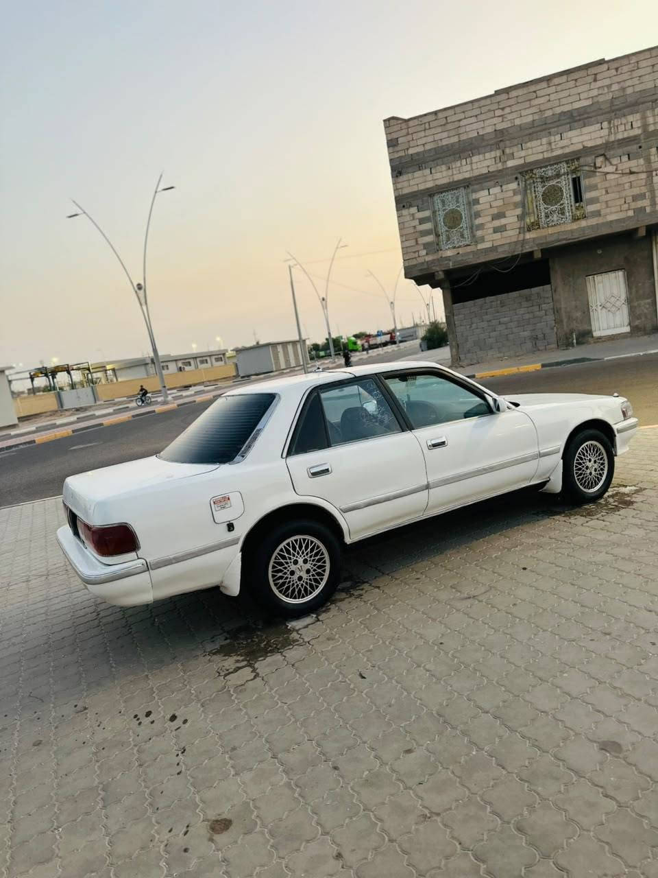 سلام عليكم كروسيده كربلاي أيسر بلاد للبيع موديل ٩٢ رقم بصراه ألماني مشروع وطني اليف  سنويه انكليزي استوه انتهت راعيه موجود يمي مكينه ونجي جديد كير بل كارتون كهربائيات كله شغال تخم تاير ويلكب جديد حداديه جديده سياره مكفول كص ونقل جثه وضربه وعيب شرعي دوخل بل كارتون جام جوبي بلاد مشط جديد سياره جاهزه مال جناي الله شاهد متعوب عليها السعره ٣٧ وبيه مجال بيع مستعجل مكاني البصره وهاذ رقمي ***********وانه خادم سياره قطرت اخياس مابيه حالين
