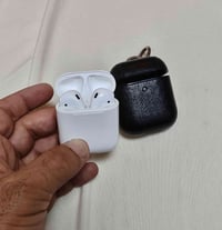 ايربودز ٢ • أصلي • نظيف