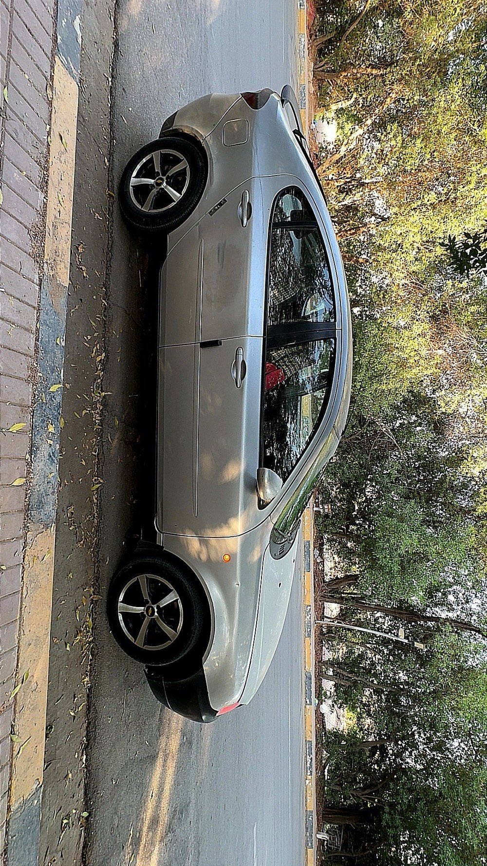 🇲🇾 بروتون جين 2 (Proton Gen-2) - موديل 2011 🇲🇾
🔹 المواصفات والأداء:
 الموديل: 2011
 المحرك: 4 سلندر (محرك اقتصادي وقوي بالثبات)
 المسافة المقطوعة: 180 ألف كم
 ناقل الحركة: أوتوماتيك / عادي (حسب متوفر سيارتك)
🔹 المميزات والراحة:
 تحكم ستيرن + شاشة / مصلحة شديات بلادية
 تكييف ممتاز (قطعة ثلج)
 تصميم رياضي شبابي + ثبات ممتاز على الطرق السريعة (محرك وتصميم بلمسات لوتس)
 ويل كب بلادي + كشافات
🔹 حالة البدن (البودي والضرر):
 الحادث: جاملغ فقط
 الصبغ: السيارة صبغها جارد (باهت بسبب الشمس) ولم يتم صبغها حفاظاً على أصلية البدن وللأمانة للمشتري.
 محرك وجير وكهربائيات بشرط الفحص وتكفيل.
سيارة عملية جداً، اقتصادية بالبنزين، وتخم إطارات وررشة جاهزة للاستخدام اليومي!
💵 السعر: (55ورقه) وبيه مجال بسيط للشراي

📞 للاتصال والاستفسار:
 
 ***********