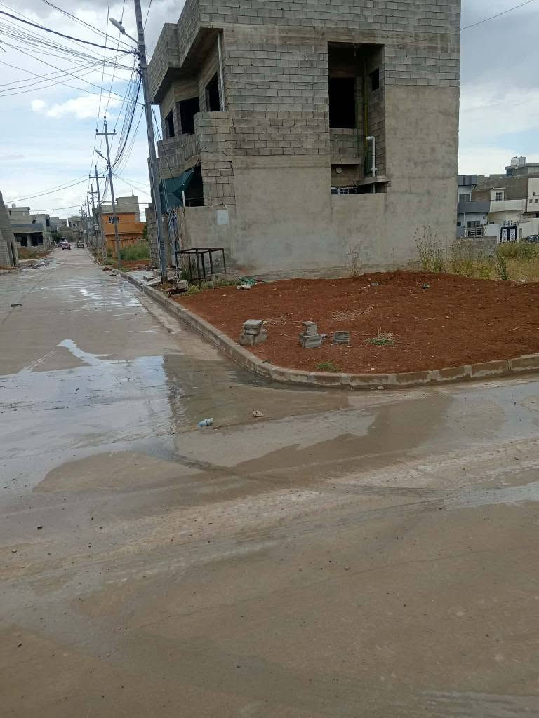 قطعة أرض ١٠٠متر   ركن مربع راس فرع شارعها 15 خلف محطة المشاعل عبور السايدين ٣٠
رقم القطعة ٣١٦٢ 
خدمات كامل
ماء وكهرب وتبليط
وبيها بير موازي
للاستفسار الاتصال على الرقم
***********
*********** موصل, نينوى
