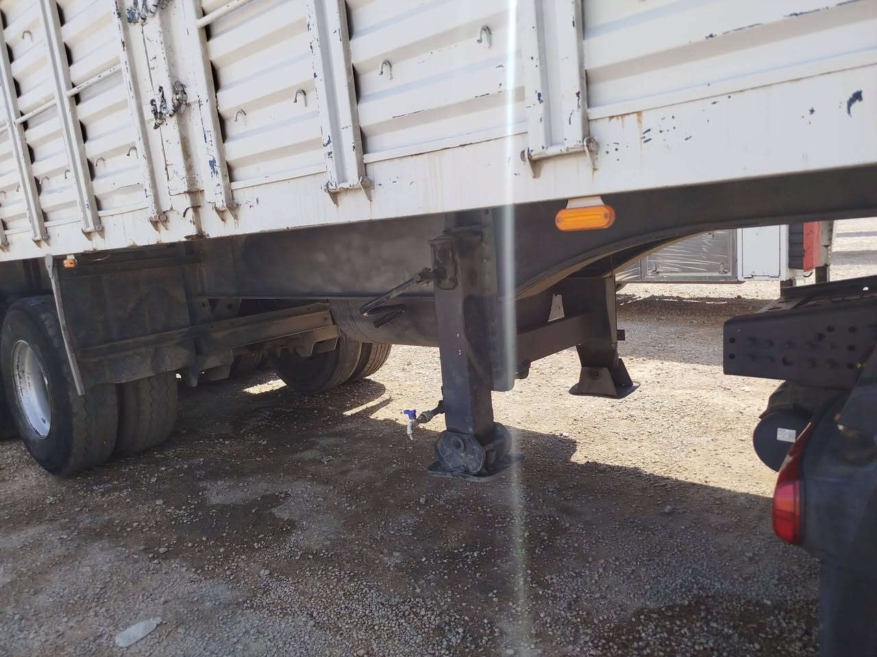 عربه جناب 4 محاور تخم تاير. 13/60 حداده عبدالله جوهر موديل 2020 نضيفه ومرتبه مال جنايه السعر 160 وبيه مجال بسيط  متواجد في معرض بغداد الحديث  العنوان الانبار الرمادي منطقه الشراع الخط السريع للتواصل ***********
