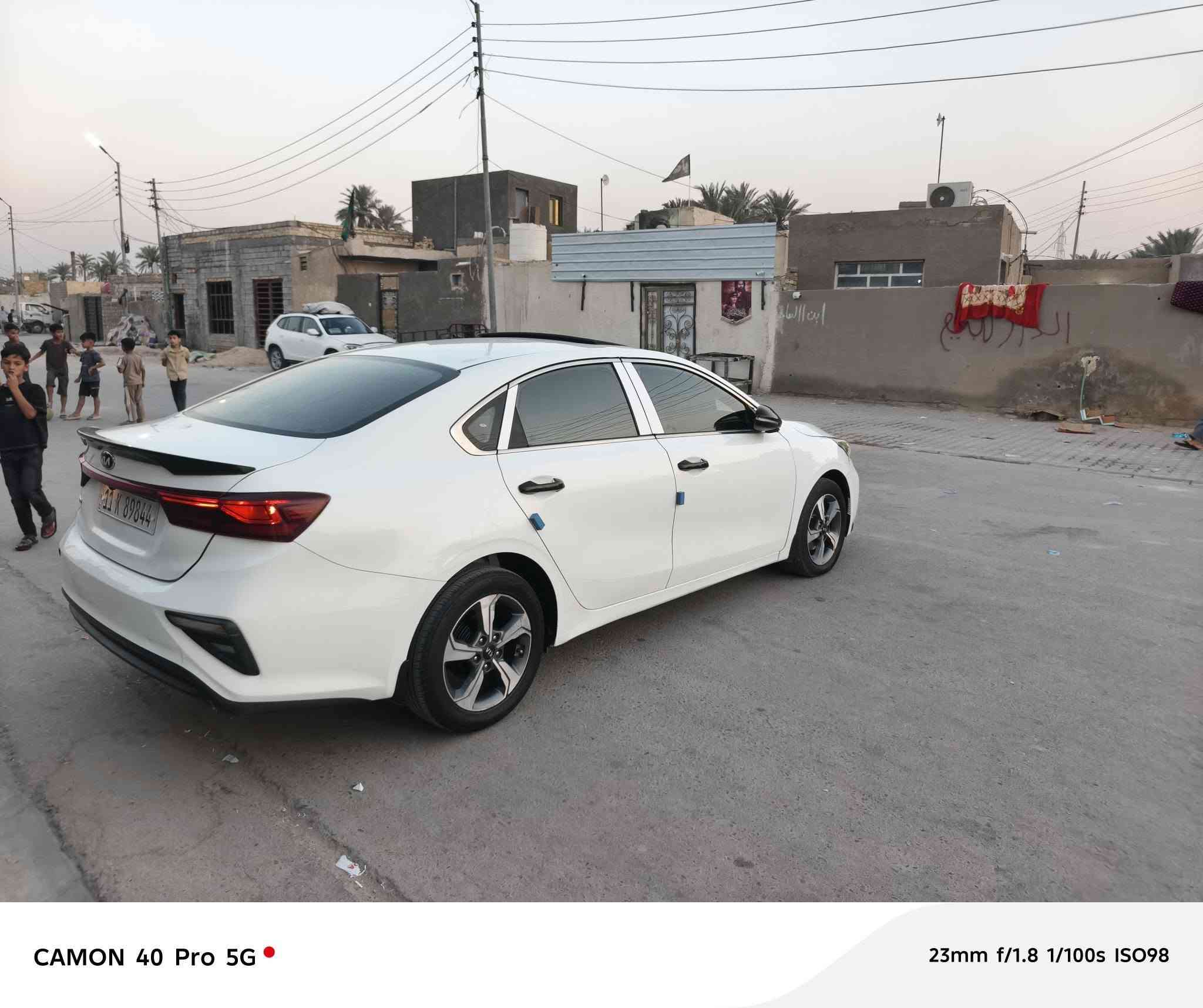 سلام عليكم
سيراتو موديل ٢٠ خليجي
مكينه ١٦٠٠ دوش 
فول مواصفات
رقم بغداد دولي جديد تحويل مباشر
سياره جديده 
تبديل جاملغ امامي بدون ضرر عابر
السعر ١٣٨ وبيهه مجال
مكان سياره الرميثة ***********
