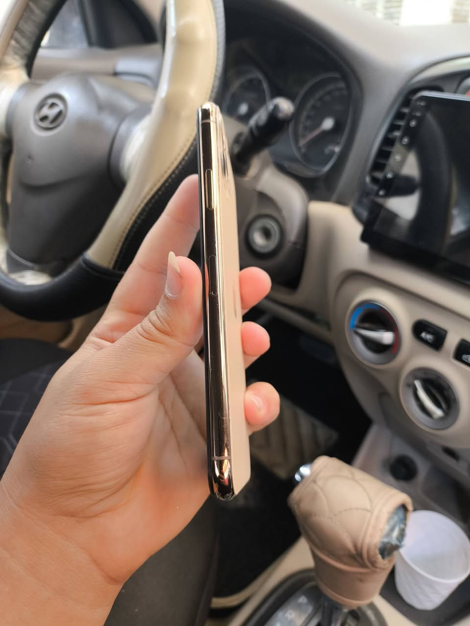 📱 ايفون 11 برو ماكس
💾 الذاكرة: 64GB
🔋 البطارية: 100% (مستبدل أصلي)

🔹 مواصفات الجهاز:
• يدعم شريحتين 📶
• النموذج: ZA
• الكامرات شغالات طبيعي، بس تتأخر بالتشغيل شي بسيط
• الصوت شغال وواضح 🔊
• الهزازات شغالات طبيعي
• شاشة أصلية ثلث خيارات، مستبدلة أصلي وعلى إيدي
• بصمة الوجه تحتاج برمجة

💰 السعر: 185 ألف — قفلة

📍 الموقع: موصل / أيسر
📞 التواصل: خاص أو اتصال مباشر
***********

🚫 توصيل ما عندي — البيع فقط
