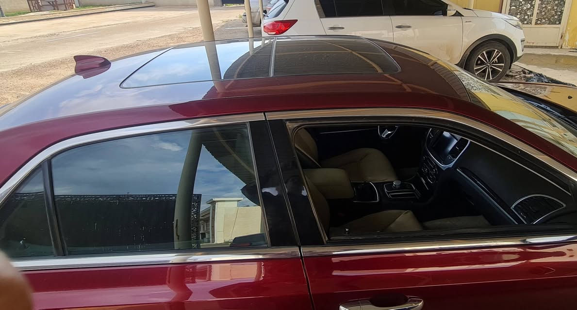 أوباما   2019  C300
الــمــواصــفـــات  فول ماعدا  الرادار 
         
رقم بغداد مشروع وطني
محرك  6سلندر
 تشغيل عن بعد
بانوراما  
استيرن تدفئة
كشنات جلد 
كاميرا خلفية 
كشنات تدفئه وتبريد 
شاشه كبيره لمس 
تحكم استيرن جهتين 
مانع انزلاق 
هيترات مري 
گير ماوس 
مكان السيارة بابل          
السياره حادثها فقط جاملغ  بدون ايرباك في امريكا 
داخل العراق فقط باب السايق شخط قوي وتم تبديله نفس اللون 
وشخط بالباب البصف السايق باقي نفسه
الباقي كله مكفول لا شواصي ولا داخل ولا لغود 
‏السيارة بأسمي
السعر ٢٢٠ وبيها مجال 
‏والاستفسار على الرقم  ‎***********
