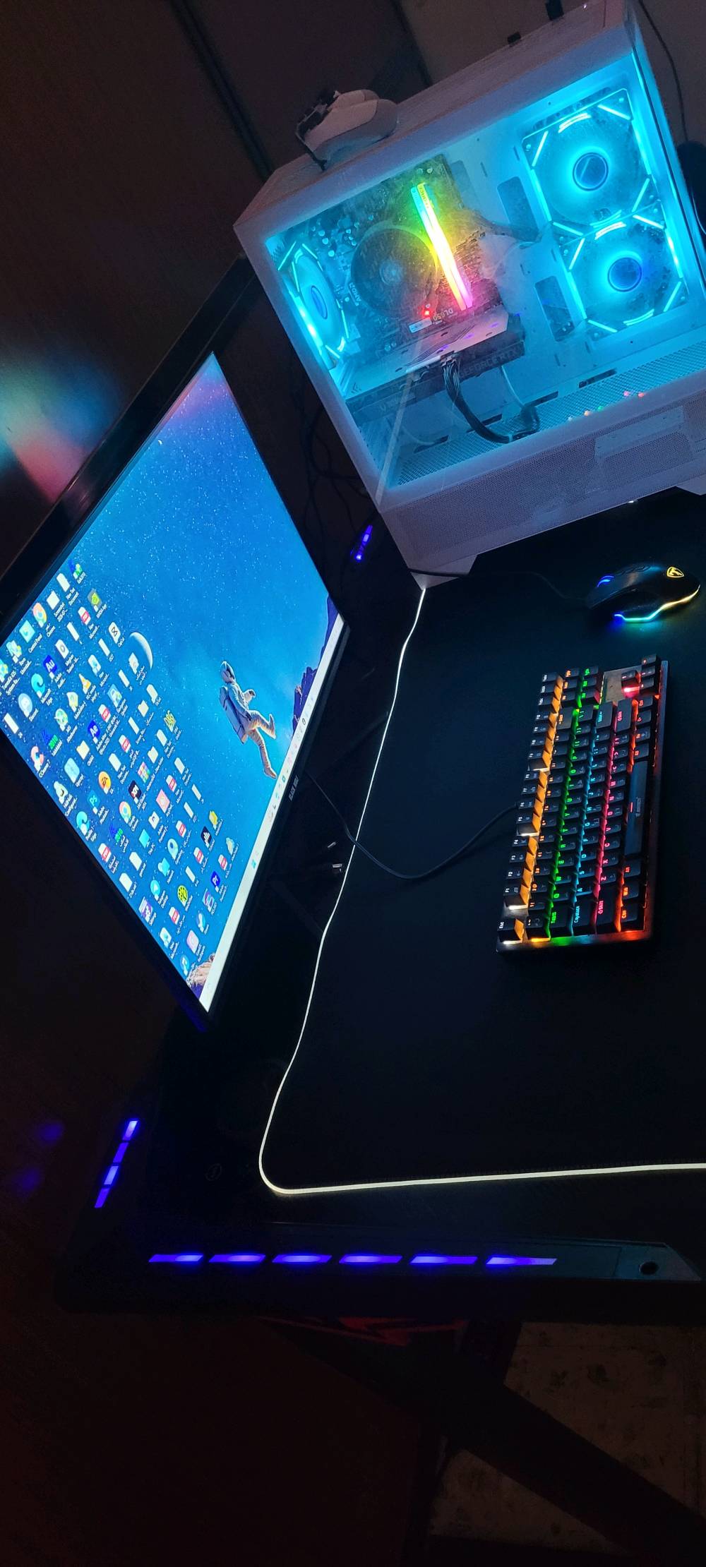 تجميعة كاملة للبيع
Ryzen 5 5500
B450M
RTX 3060 12GB 2Fan
RAM 16GB (2×8) 3600MHz RGB T-Force
M.2 NVMe 512GB
PSU 650W 80+ Bronze
Case 3Fan RGB
Black Wolf BW-27-FHD | شاشة ألعاب فلات 27 بوصة بتقنية IPS ومعدل تحديث 165Hz
تجميعة كامله للبيع
