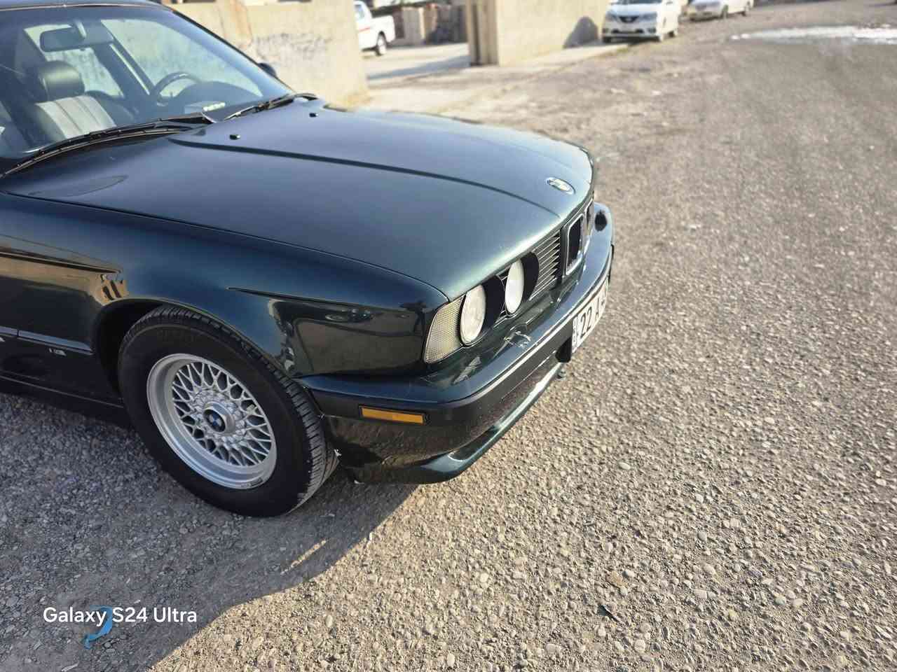 بي أم ٩٢ فول مواصفات  كير اوتماتيك. برده خلفي. سلايت  جام ٦ گير  تبريد ثلج. ويا سويج كير محرك شرط  كل شي  تايرات تاخم صدر  جديد كهرباي كله شغال  سعر ٧٥ بي مجال. رقم اربيل  شرط تحويل وكاله. ***********
