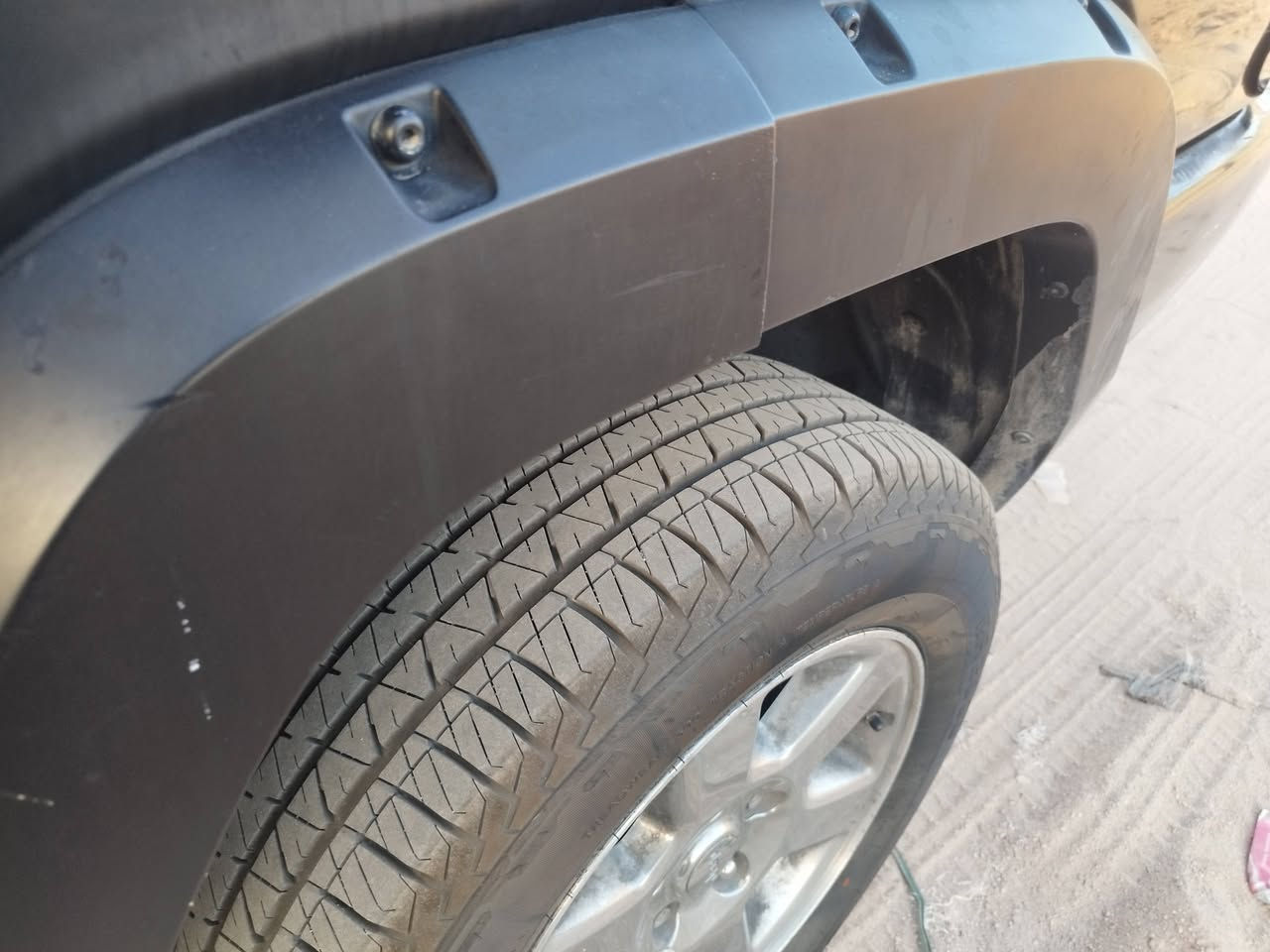 جيب كومندر ٢٠٠٧ محرك هيمي كير تمام حدادية جديدة تخم تاير  باتري جديد رادستر جديد مي احمر اصلي نقصهة تبريد السيارة مصبوغة حزام الكشنات يحتاجن دوشمة  وبيهة بعض الترتيبات  رقم انكليزي سنوية ٢٠٣١ تحويل ثاني يوم هزة جديدة بيع او مراوس السعر ٦٥ وبيهة مجال  المكان البصرة الاتصال ***********
