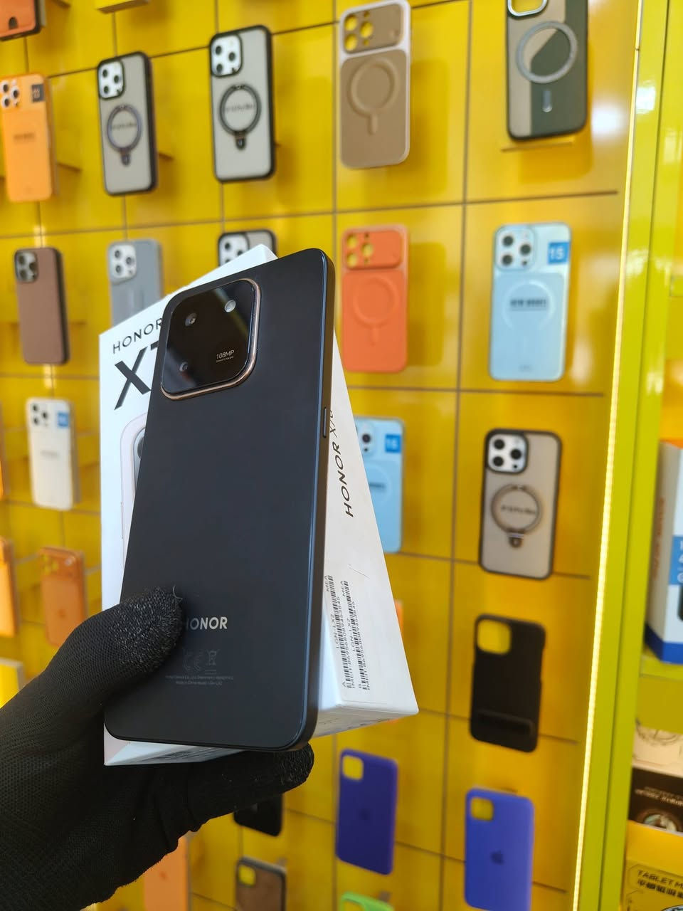 السلام عليكم جهازين مستخدم بلادي نضافه 💯للبيع  HONORx7d +GalaXyA17 جهازين
أجهزه غنيه عن التعريف بلادي نضافه فول مع ضمان ✅❤️
هونر ذاكره 256 رام 8  جهاز عملي قوي كلش ❤️✅
كلكسي A17 ذاكره 128 رام 4 يشغل 60 فريم بوبجي ✅
جهازين بلادي شخط واحد مابيهن ضمان استرجاع ❤️✅
السعر كلش مناسب 💸💸
الاتصال ع رقم *********** او مراسله الحساب
