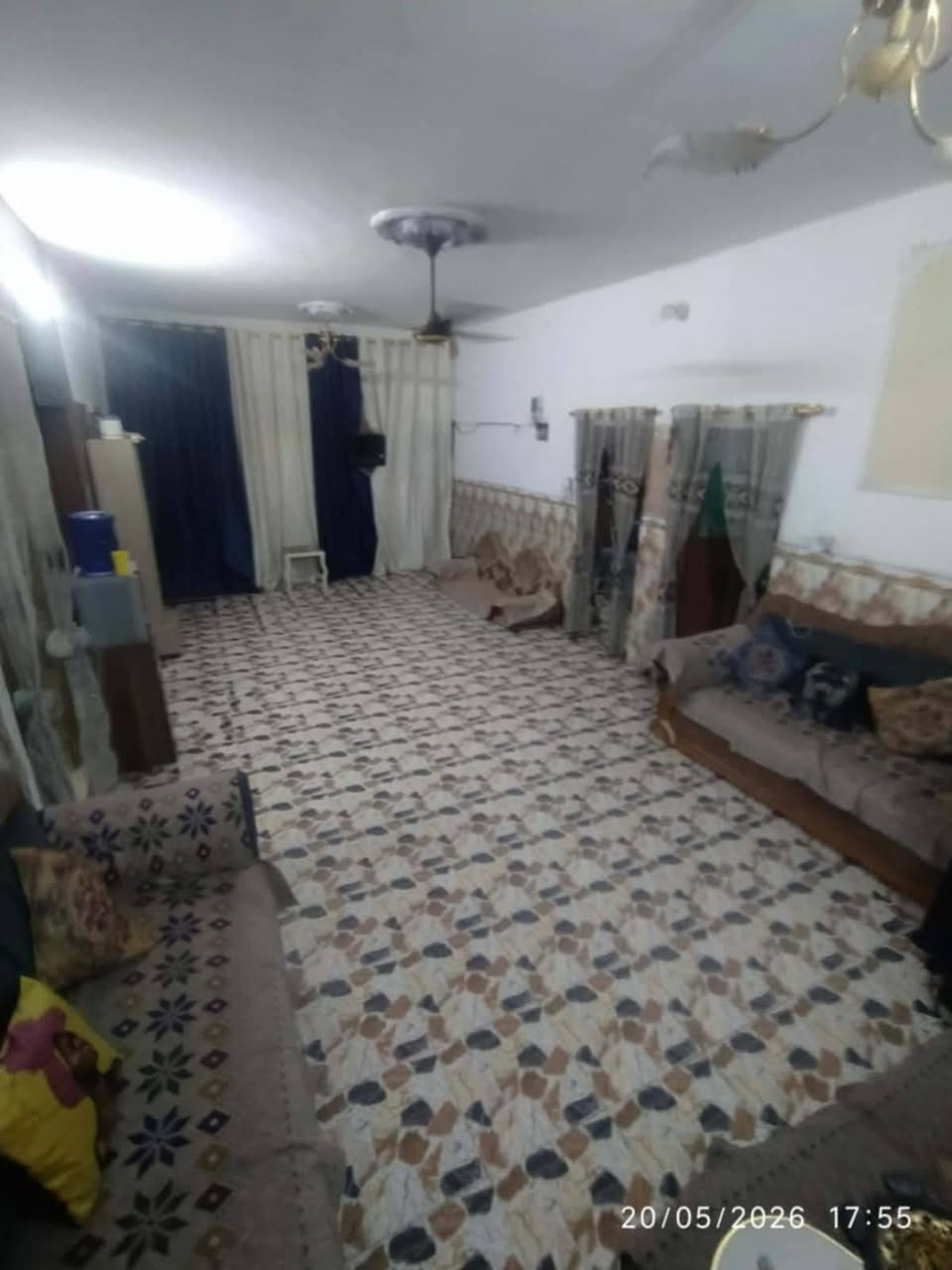 _بيت للبيع مساحة 200متر مربع.. طابو زراعي 

_الموقع: حله شارع 80(جهة كربلاء).. خلف مول نون.. باب الخروج خامس فرع 

_تفاصيل البيت (طابق واحد): 
• غرفتين نوم. 
• هول. 
• استقبال. 
• مطبخ. 
•منور بطول البيت. 
• حديقه. 
• طارمه. 

_للأستفسار مراسله الصفحه أو الأتصال على الأرقام التالية: 
***********
***********
