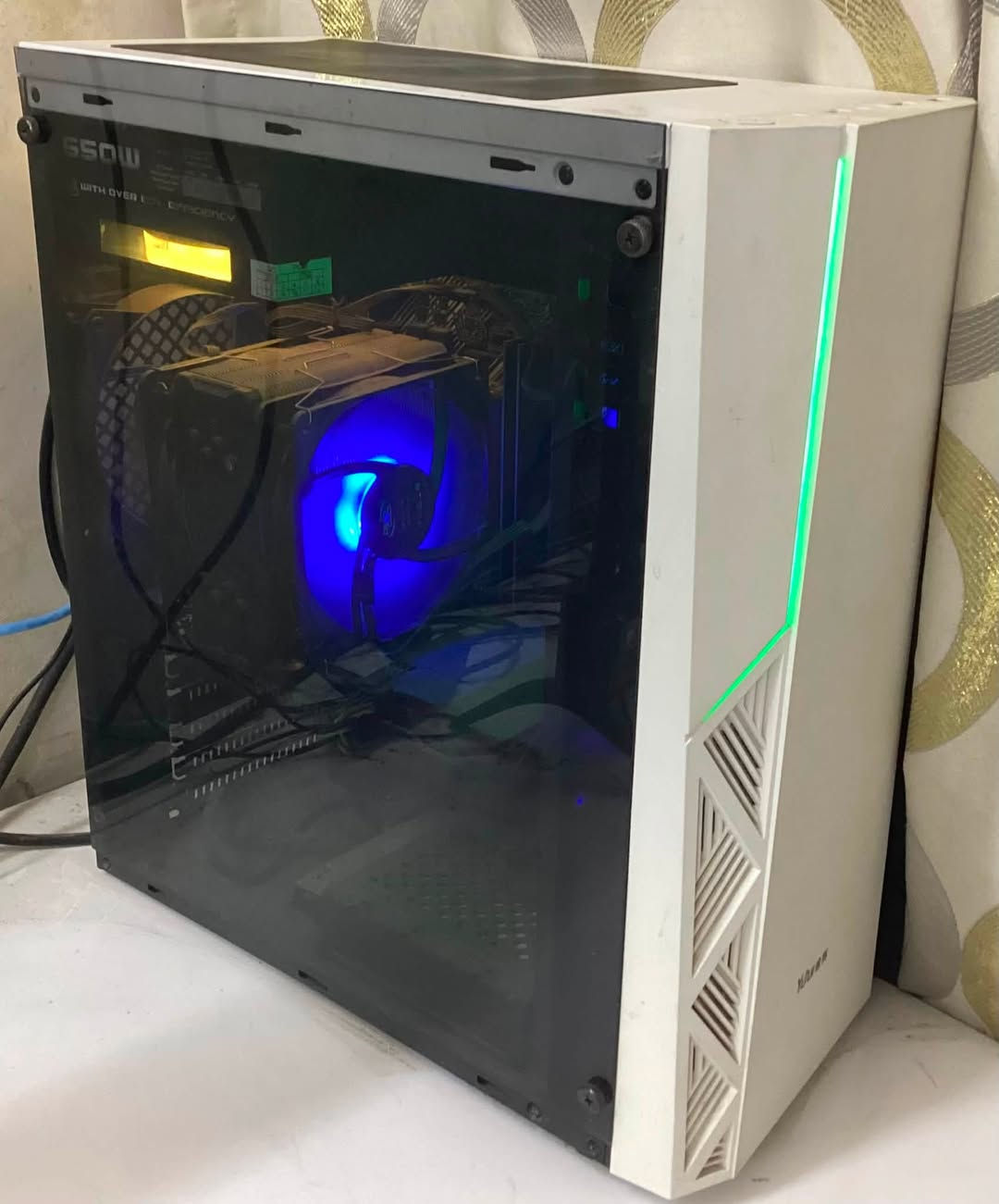 PC للبيع مستعمل نضيف 
المواصفات: PSU ROKET 650W
hard vivtronic 1T
CASE YUHUI / RAY5 التي
CI5 10400F
LEXAR 2666 8G
GIGABYTE GTX 1660 6G
DEEPCOOL CPU COOLER GAMMAXX 400PRO
ASUS H410M-A
ADATA HD SSD 120GB
يحتاج لها تبديل بطارية CMOS وتبديل عصارة المعالج فقط 
الموقع: بغداد شارع حيفا 
السعر 550 ألف وبيها مجال 
الرقم :***********
