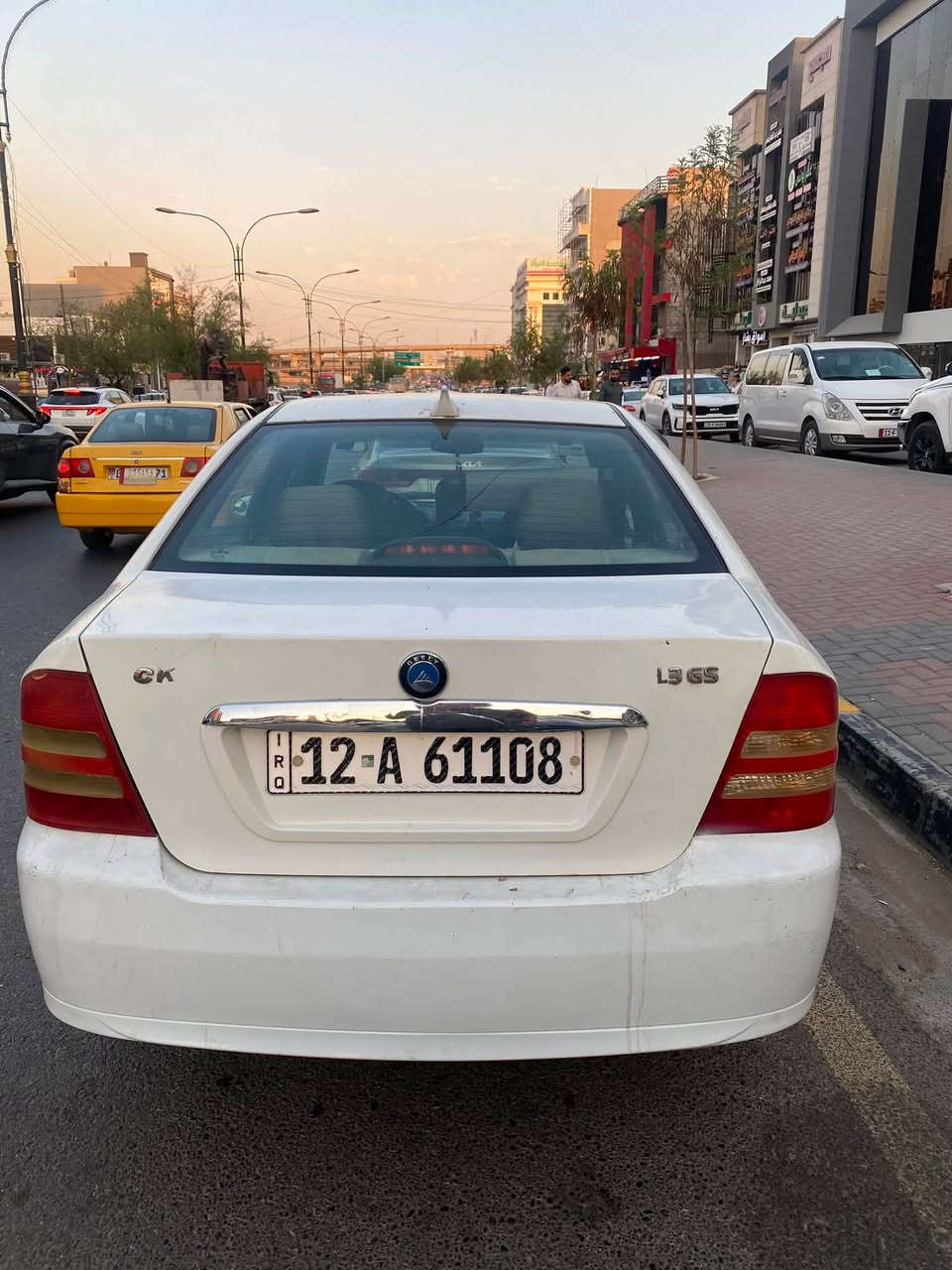 سيكي ٢٠١٣ قصة قديمة
باسمي سنوية ورقم جديد

حصة بانزين 

محرك كورولا جديد كير شرط 

تبريد ثلج شديته جديد

كهربائيات كلها شغالة مابيها شي عاطل

زوج تايرات امامي جديد

٣ قطع صبغ 

القشر قدام العين 

السعر ٤٥ بيها مجال

***********
