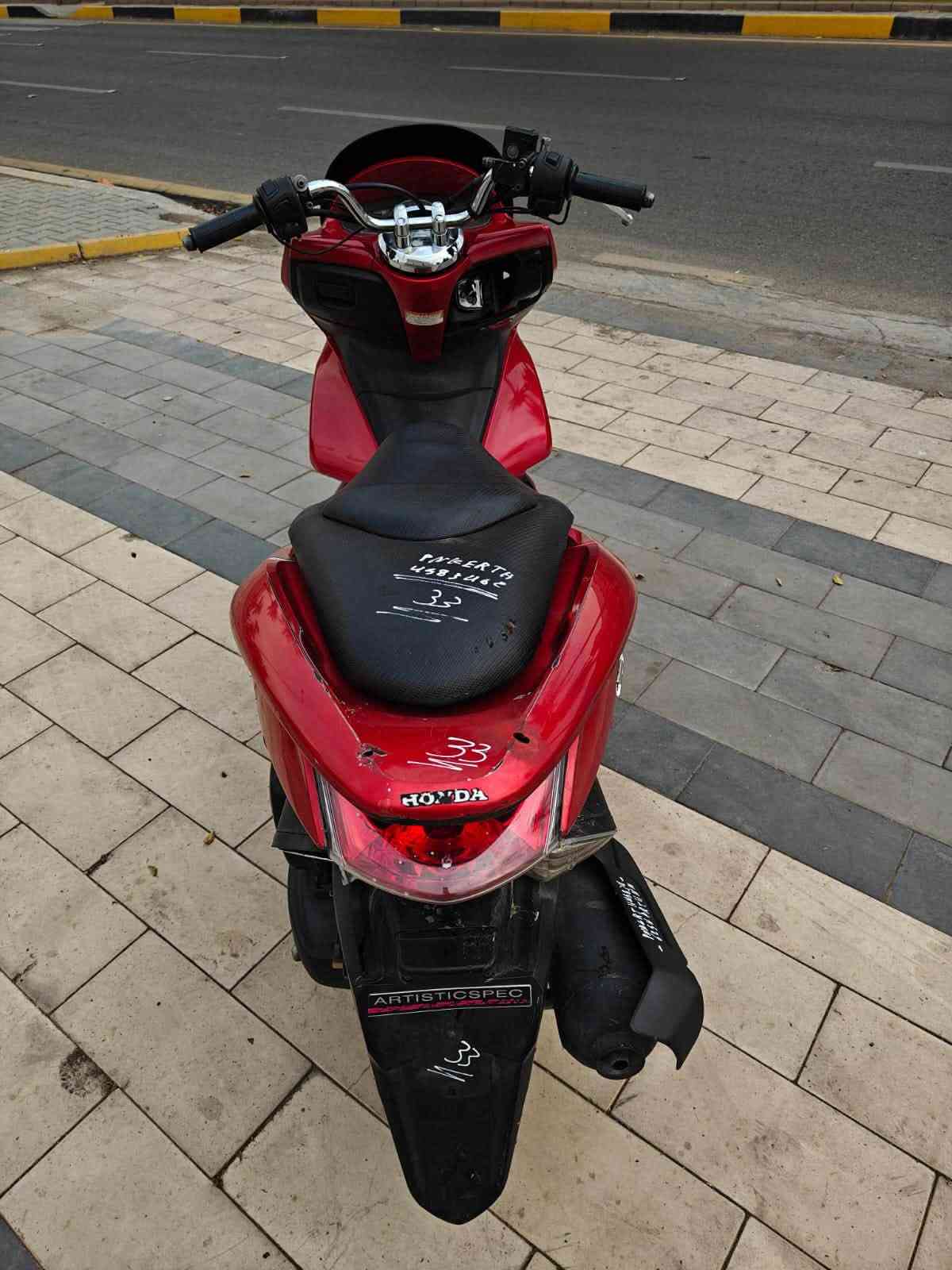 سلام عليكم....
دراجة (PSX)...(جيل الاول)  
🛵للبيع   مامتعوبه
دراجة شلعه معدل كهربائيات كلهه شغاله 
دراجة جديده  بلادية
أي نقص مابيهة دراجه مكفوله كفاله عامه بشرط علفحص اذا برغي مفتوح ترجع دراجة مال جناي 
جيب فيتر وتعال افحص مستعجل على بيعتهه السعر مليون و250
العنوان بغداد  الكرخ  الاستفسار الاتصال على الرقم 📞***********
