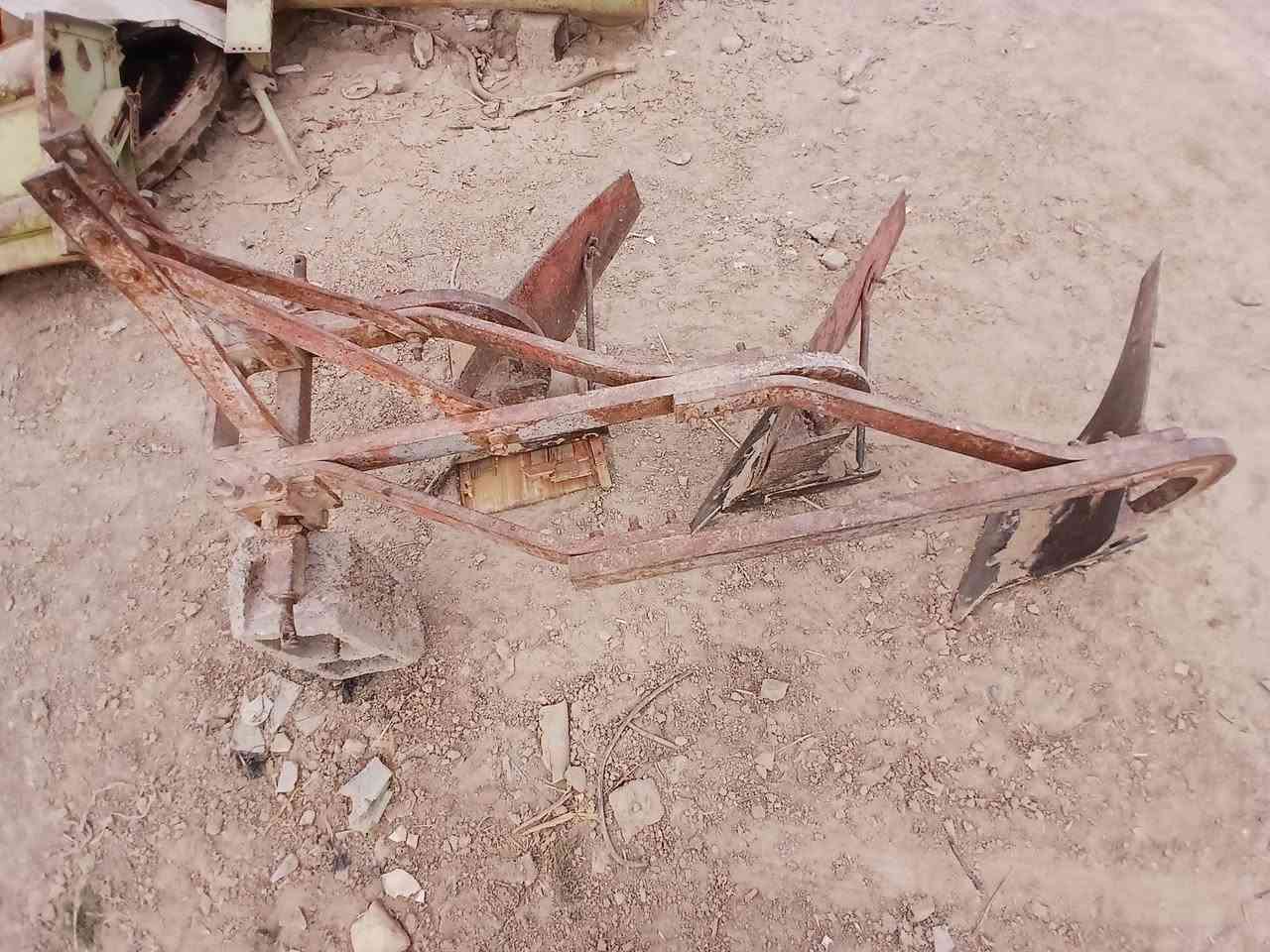 فدان للبيع مكان عله طريق عماره بصره شراي يتصل ***********
