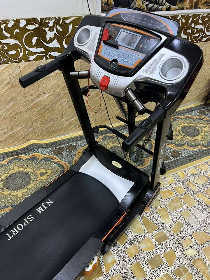 جهاز جري جبلي دبل ماطور جداا نظيف حديث  شاشه لمس تحكمات لمس سرعه عاليه16.8 نظيف يحتوي على اكواب عدد2 وستاند موبايل بي شاشه تعد رقت سعرات حراريه قياس نبضات القلب مسافه مقطوعه مفتاح امان بي رجاج تكسير شحوم وبي شناو بطن بي اواكس بلوتوث شاحن موبايل وحاسبه جهاز يطبك ومياخذ مساحه يحمل 140 كيلو سرعه عاليه سعره 280 الف بغداد يوجد توصيل محافظات ***********
