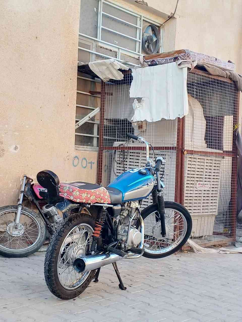 دراجه تعمير جديد اوراق اصولي للبيع بدون مكينه مككاني حي العامل اكرر بدون مكينه اصولي سعر 400 بيها مجال***********
