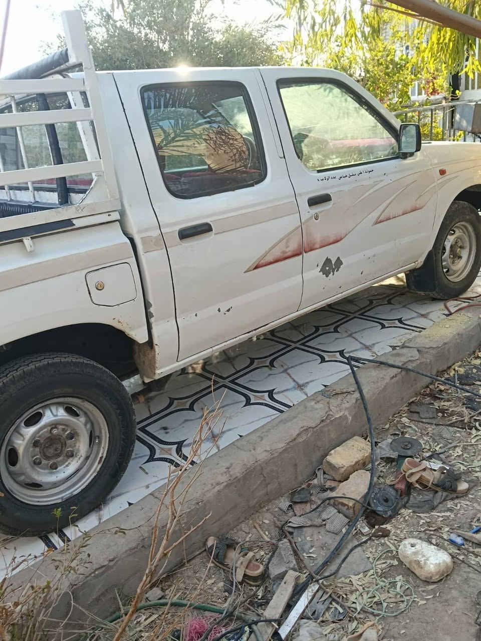 سلام عليكم بيكم نيسان نضيفه مال جناي سياره جهازه من كلشي رقم انكليزي المكان البصره قضاء الهوير (***********
