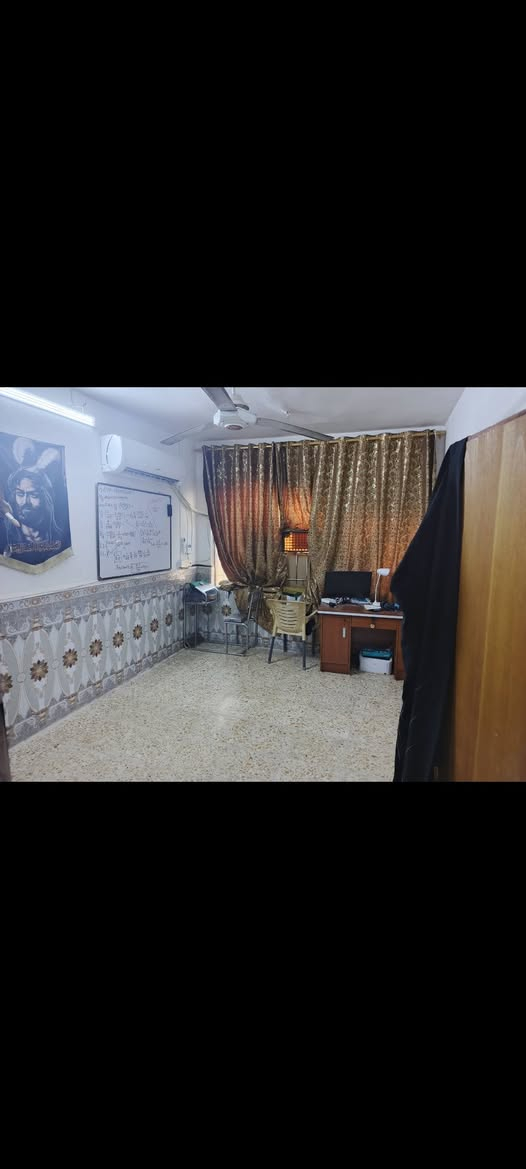 بيت للبيع 100 م واجه 5 نزال20 طابو الحسينيه الجريخي السايدين مال ابو رسول خلف اسوق عمي الرقم ***********
