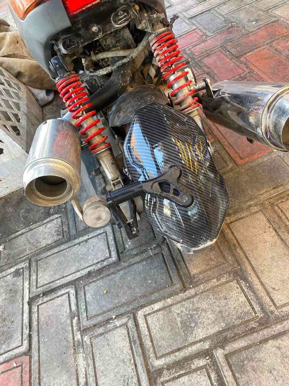 سلام عليكم، للبيع بطة مزوده
1-دسك امامي
2-ويلات رياضي
3- محرك 150cc كامكو 
4-تاير خلفي 120
5- شوته فورزا رياضي
6-صالنصه  رياضي 
7-كلج خلفي رياضي
8-ذيل كاربون فايبر
9-.. دبلين تجي مو تك 
10-وياها كفر رصاصي بلادي بس مو كامل
11-صالنصه كاربون فايبر بس بطيخه 
12- دبل امامي رياضي
السعر اسمعه منك ،مفتوح كور تنضيف ولفات ، كله بلادي المحرك  الرقم***********
