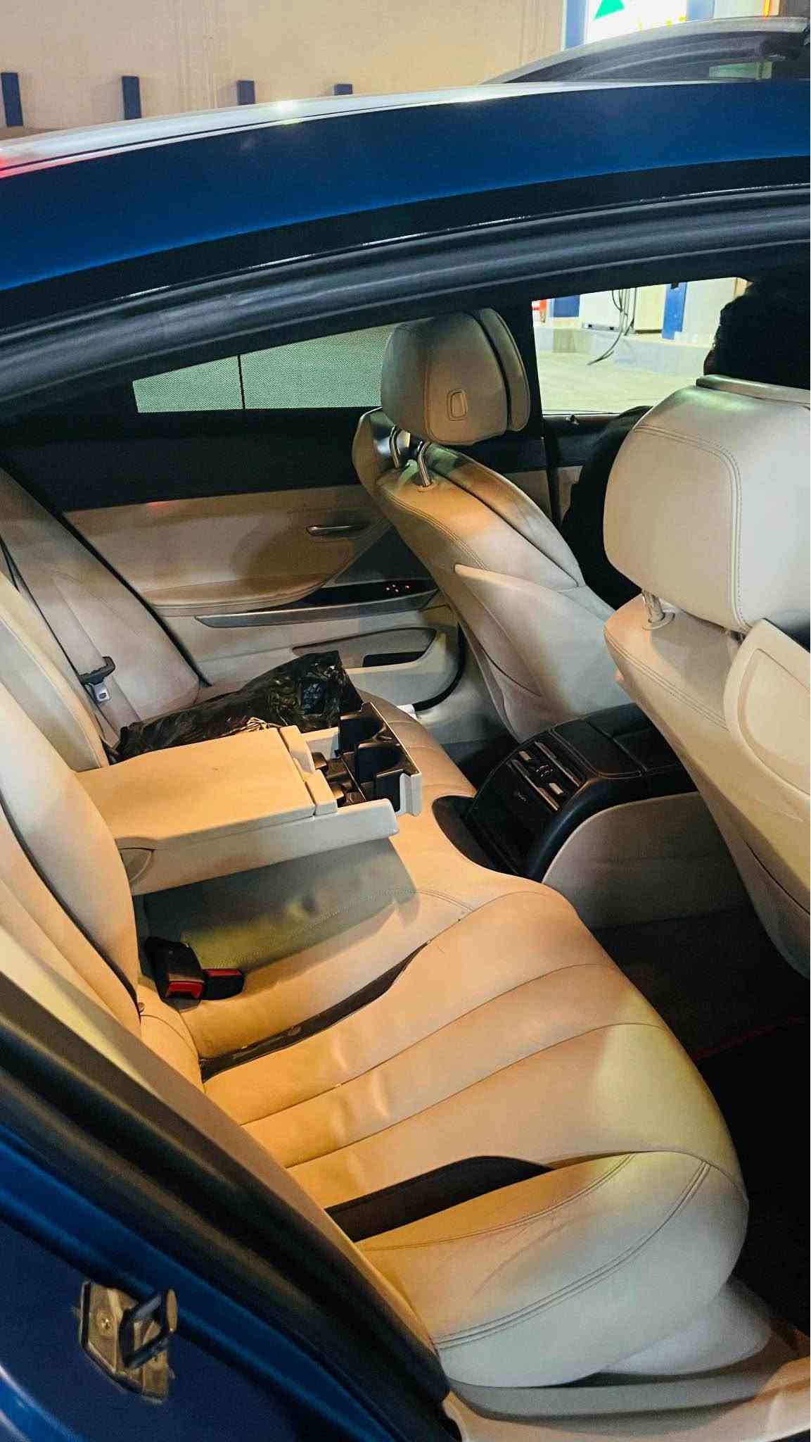 Bmw 2016 640i
شركة عروش
سيارة لون مات بيلادي 
بيها ٢ قطعه صبخ بدون دواخل و بدون ارباك 
سيارة فول فول واحد علي واحد
بانوراما 
شاشة جبير 
بصمه 
تحكم ماوس
ابواب شفط
ضمان دولي 
بيها بابين صبخ بدون دواخل 
لون ازرق بيلادي مات مو لزكة 
رقم سنوي جديد 
داخل كريمي و اسود
سيارة مكاني بدهوك 
سعر١٨٩ورقه و بيها ١٠ورقه غرامات بعد معاملا اني انطي يعني ١٧٩ ورقه 
مكاني دهوك 
*********** واتس اب كورك دهوك, العراق
