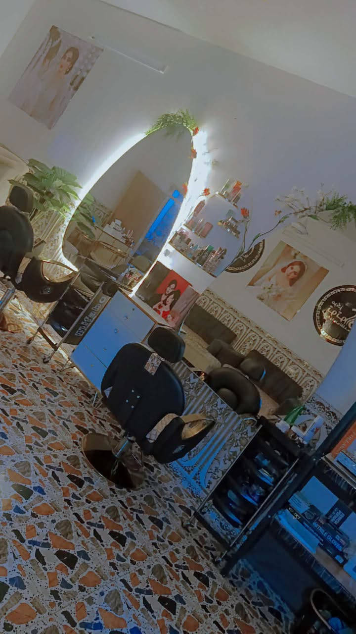 ست مقاعد • طاولة اكريليك • رفوف